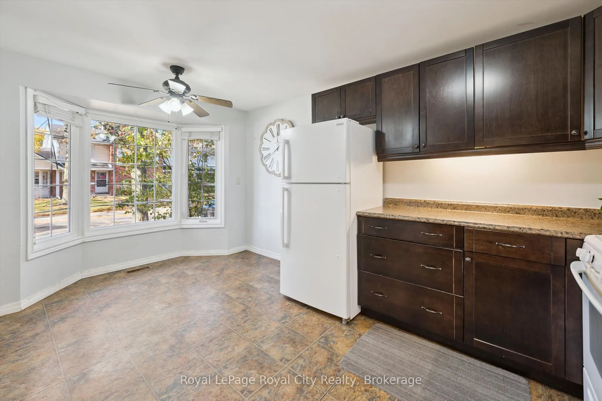 129 Victoria Road N #48