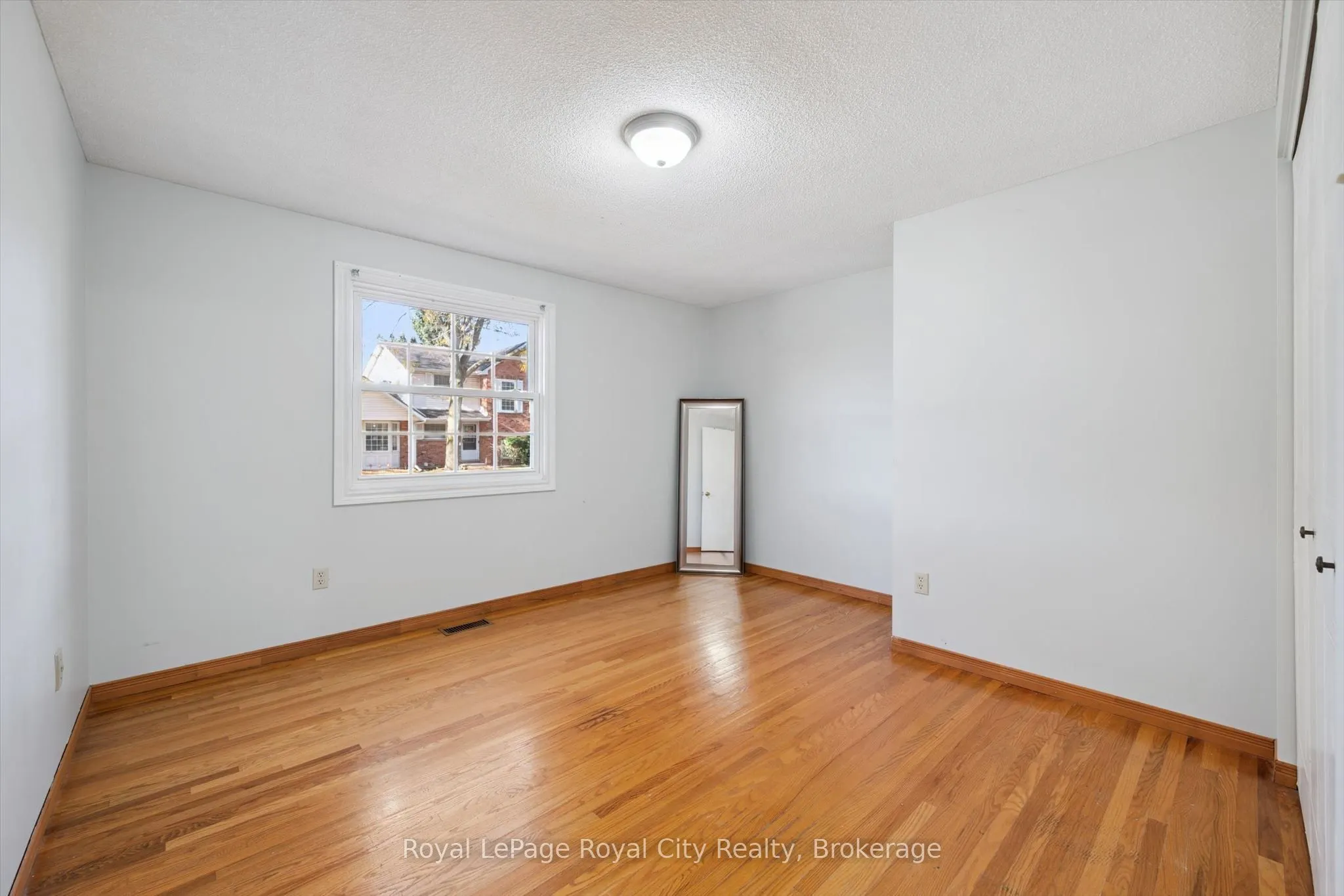 129 Victoria Road N #48