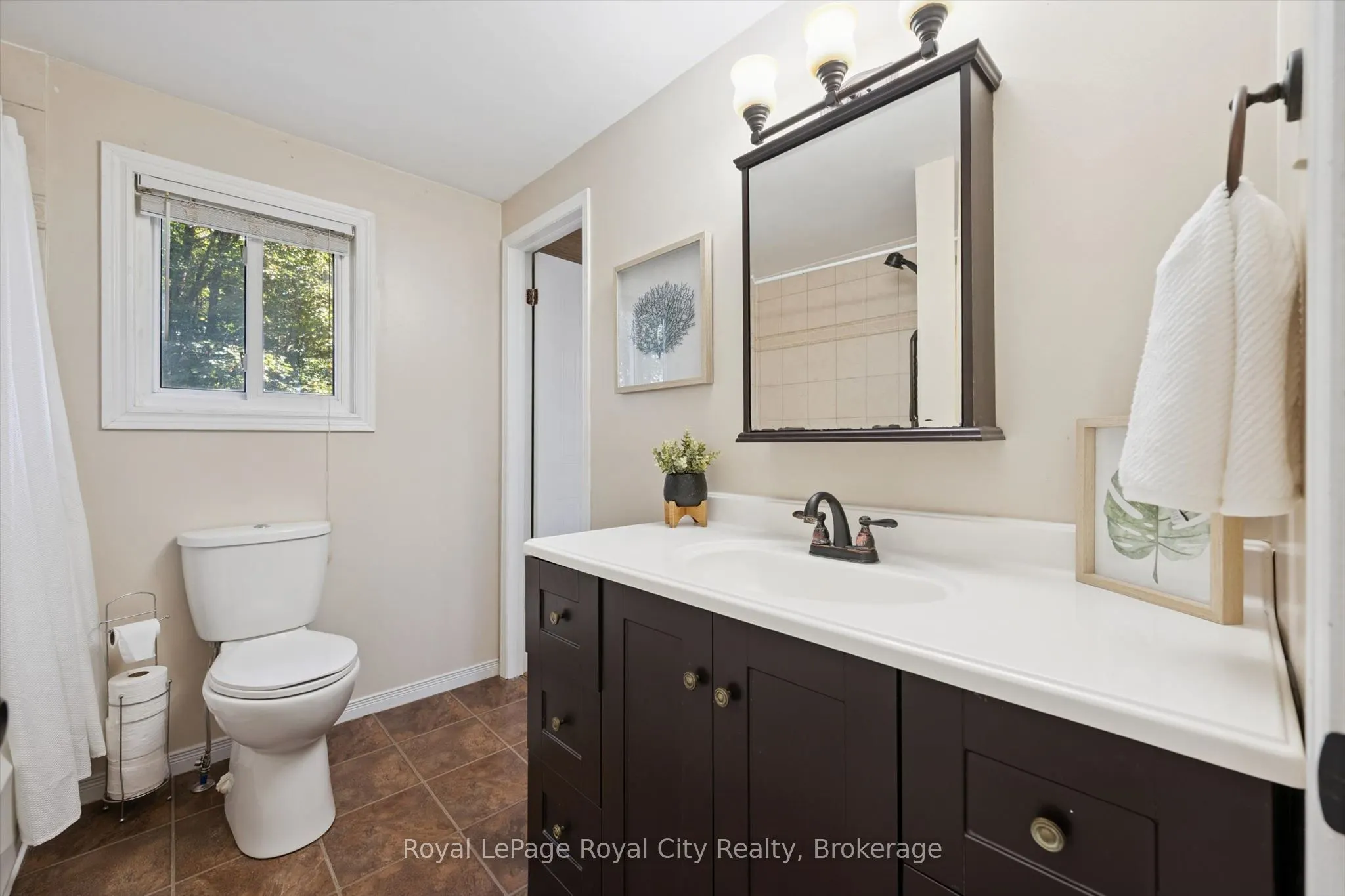 129 Victoria Road N #48