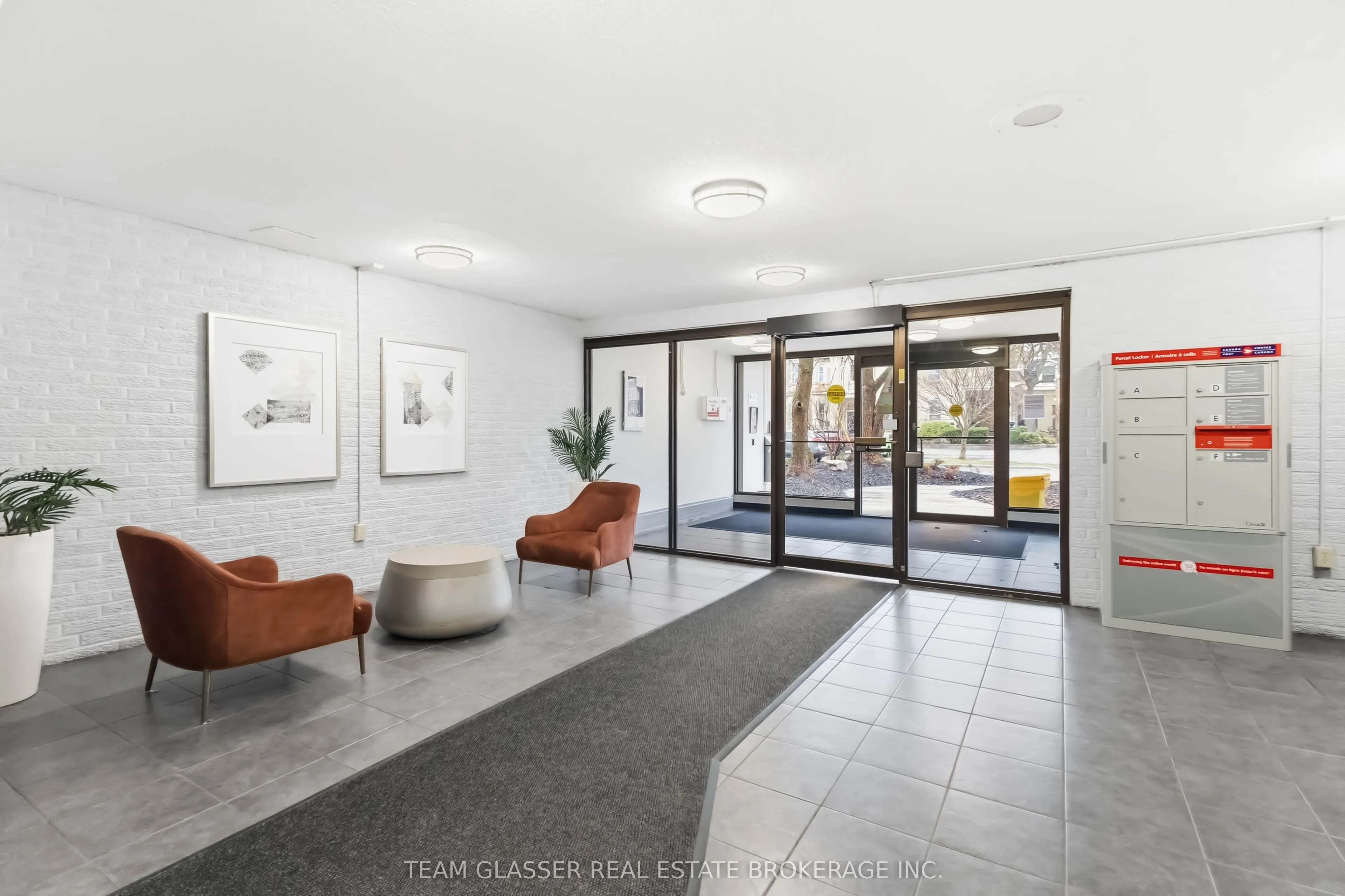 498 Queens Avenue #205