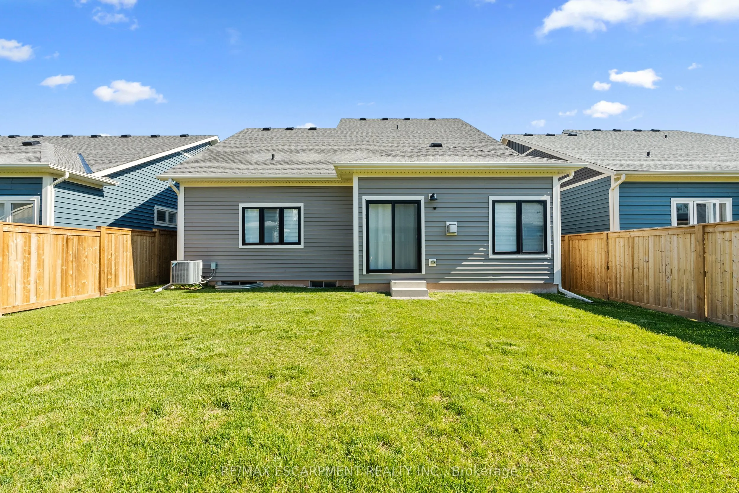 26 Beachwalk Crescent