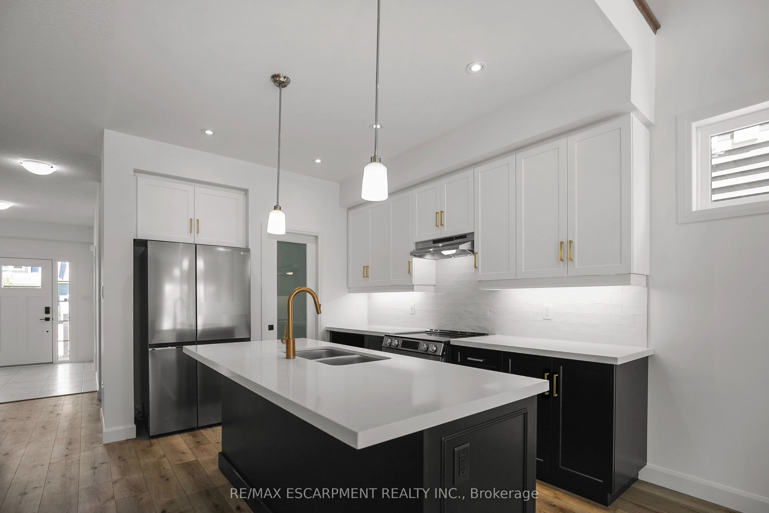 26 Beachwalk Crescent