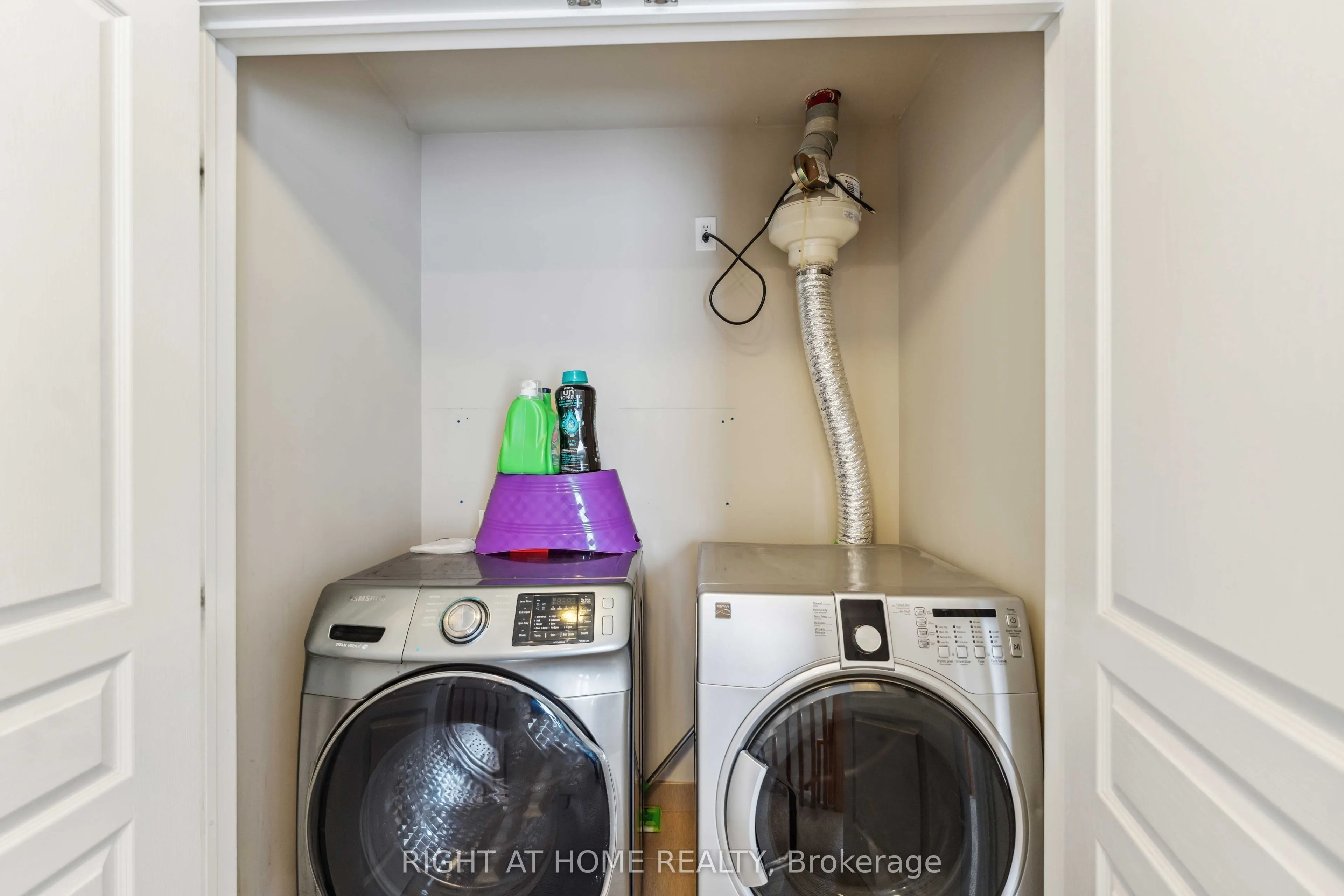 300 Cooks Mill Crescent
