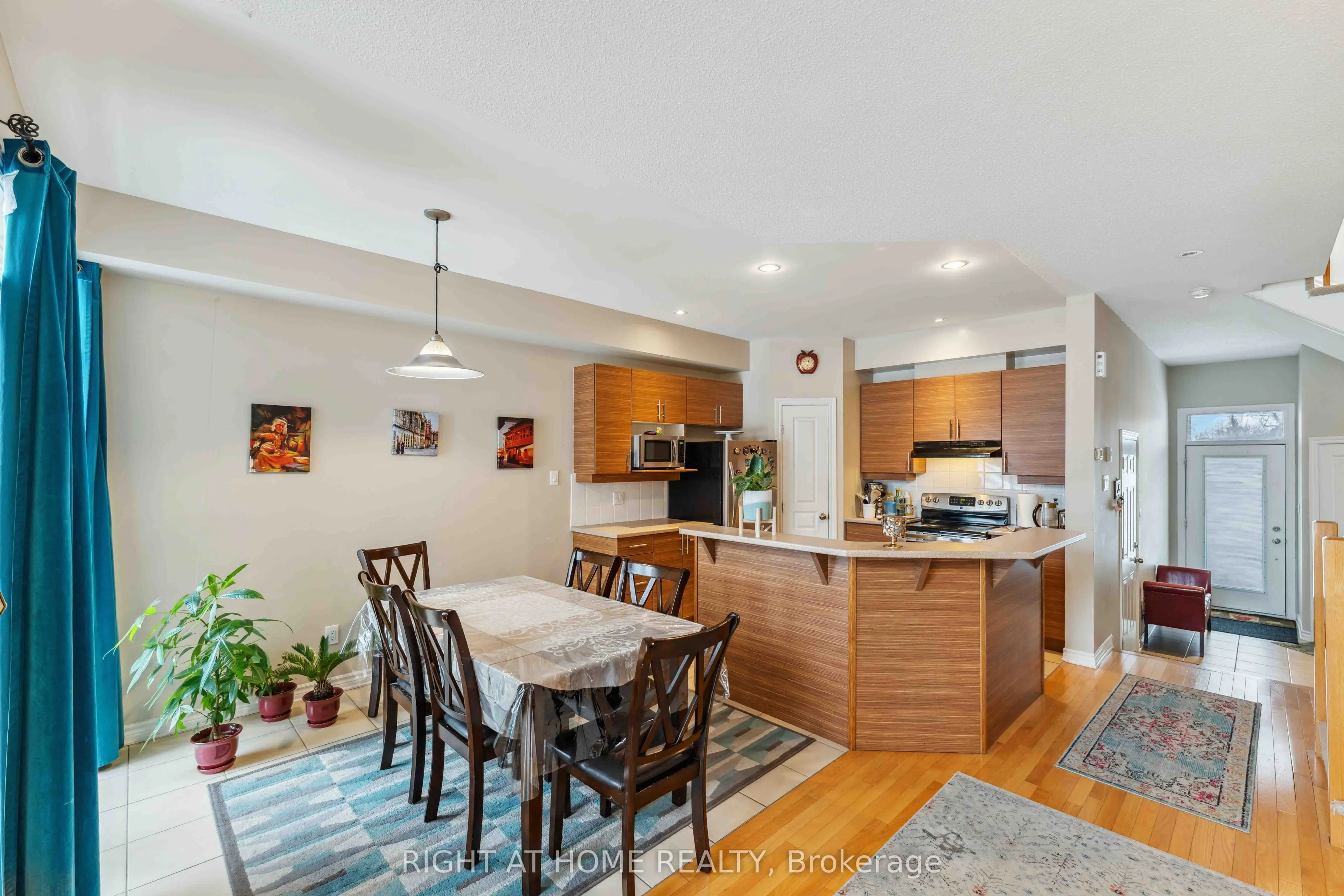 300 Cooks Mill Crescent