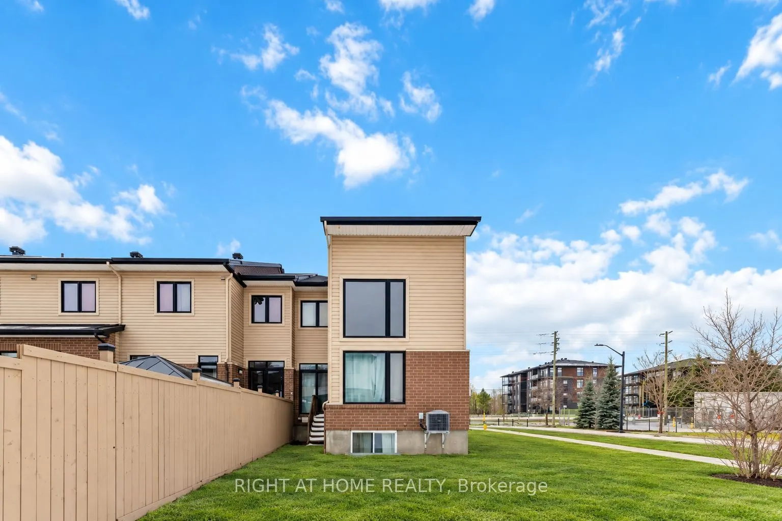 300 Cooks Mill Crescent