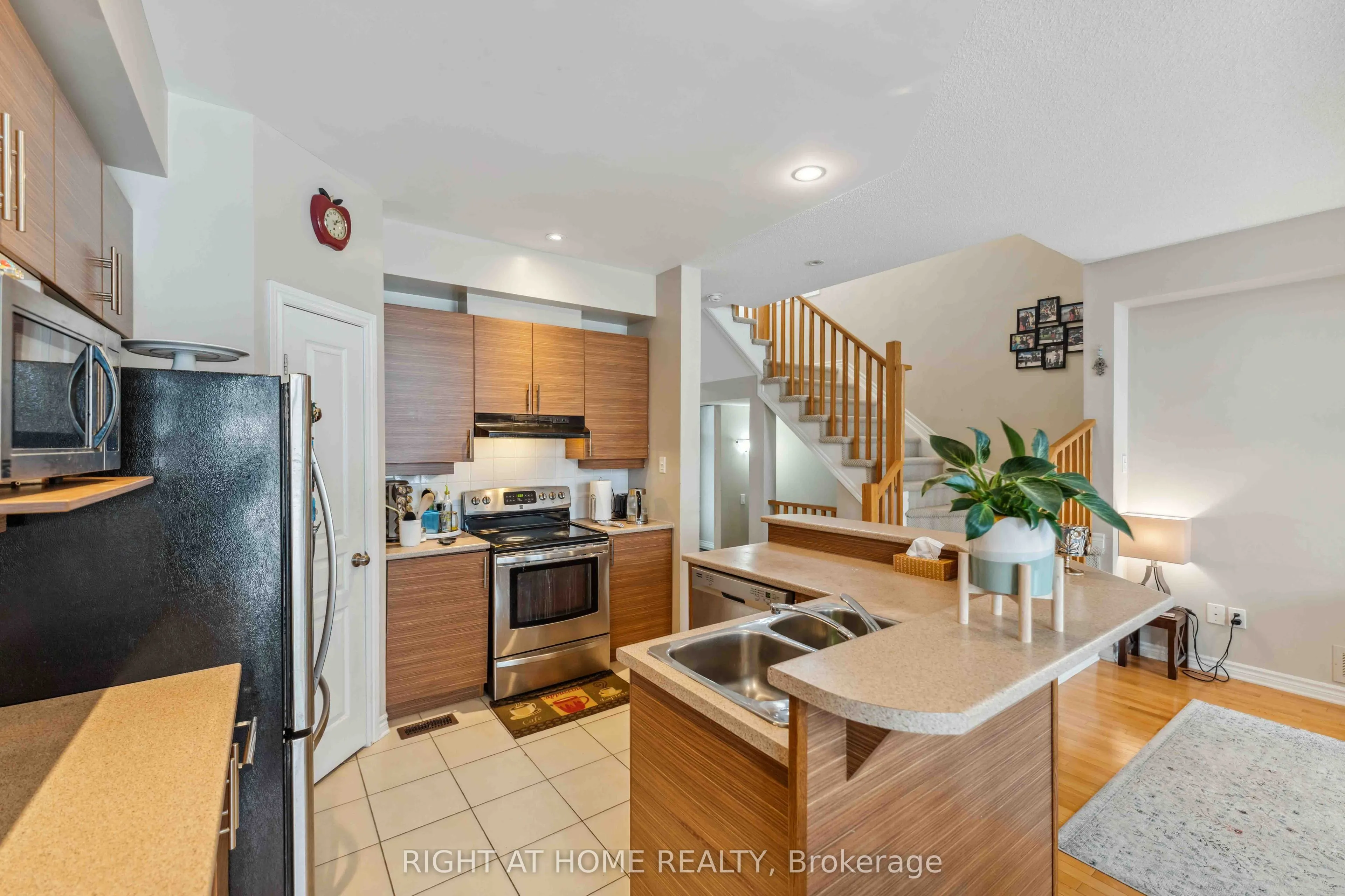 300 Cooks Mill Crescent