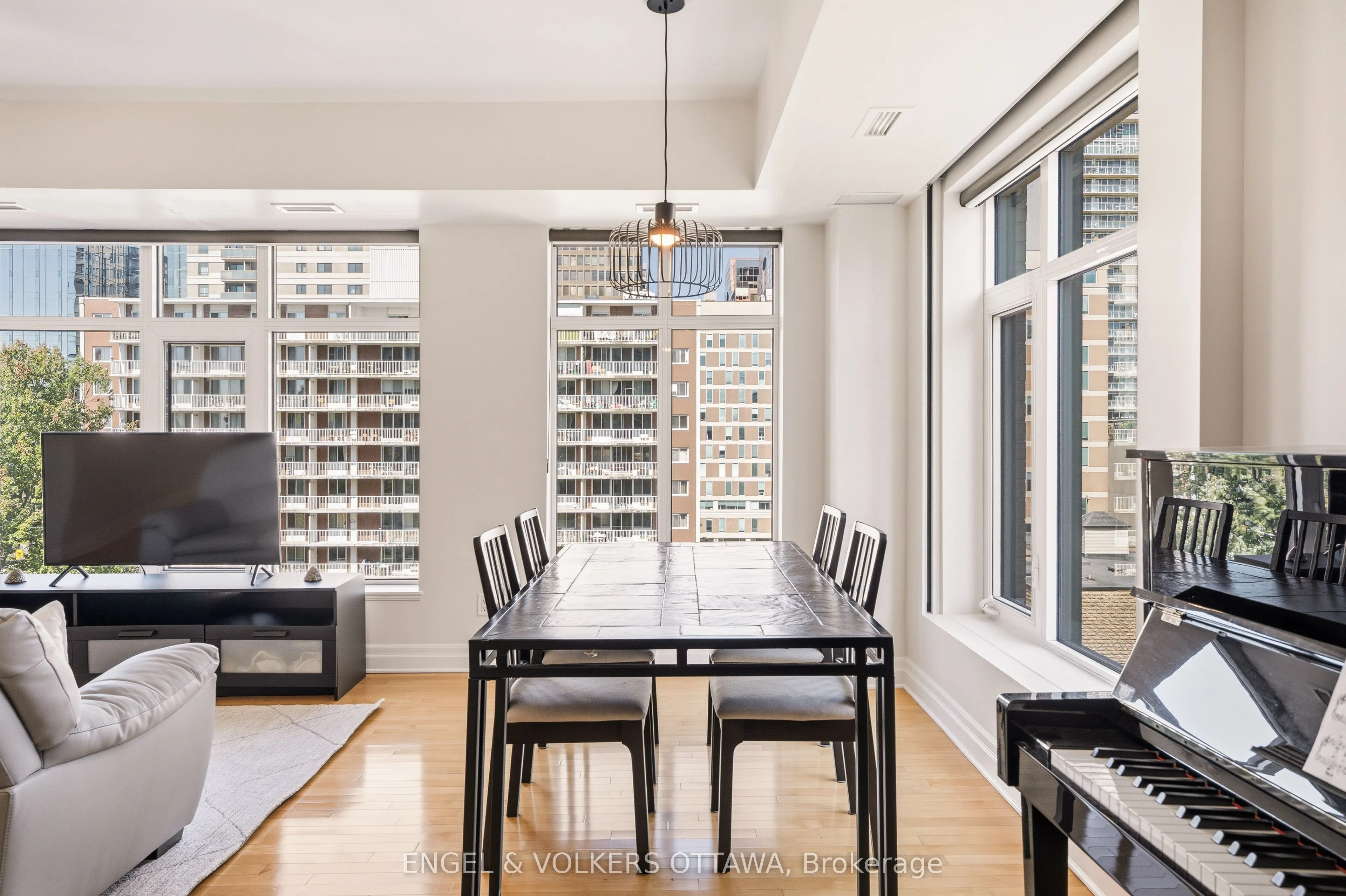 235 Kent Street #711