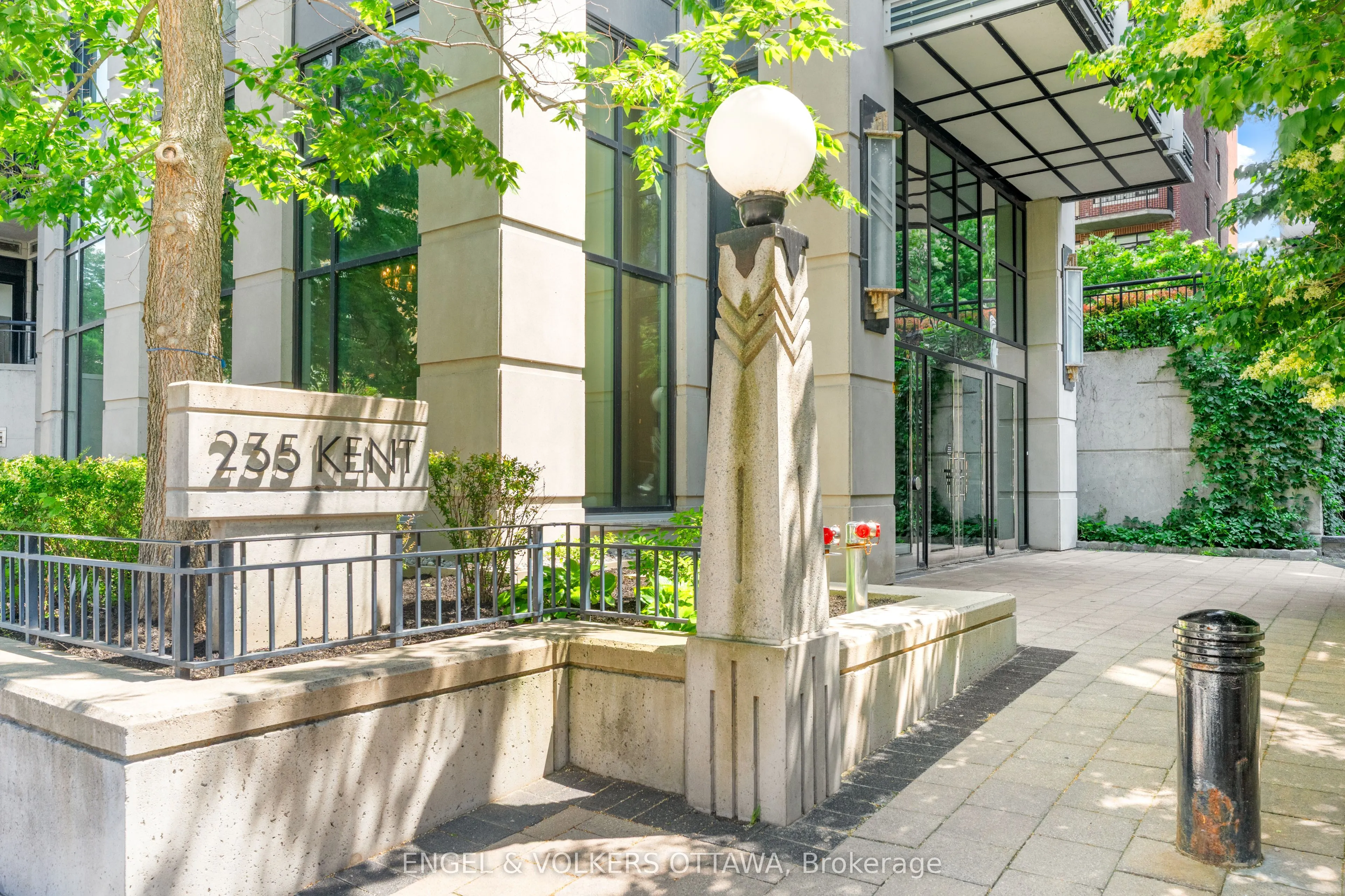 235 Kent Street #711