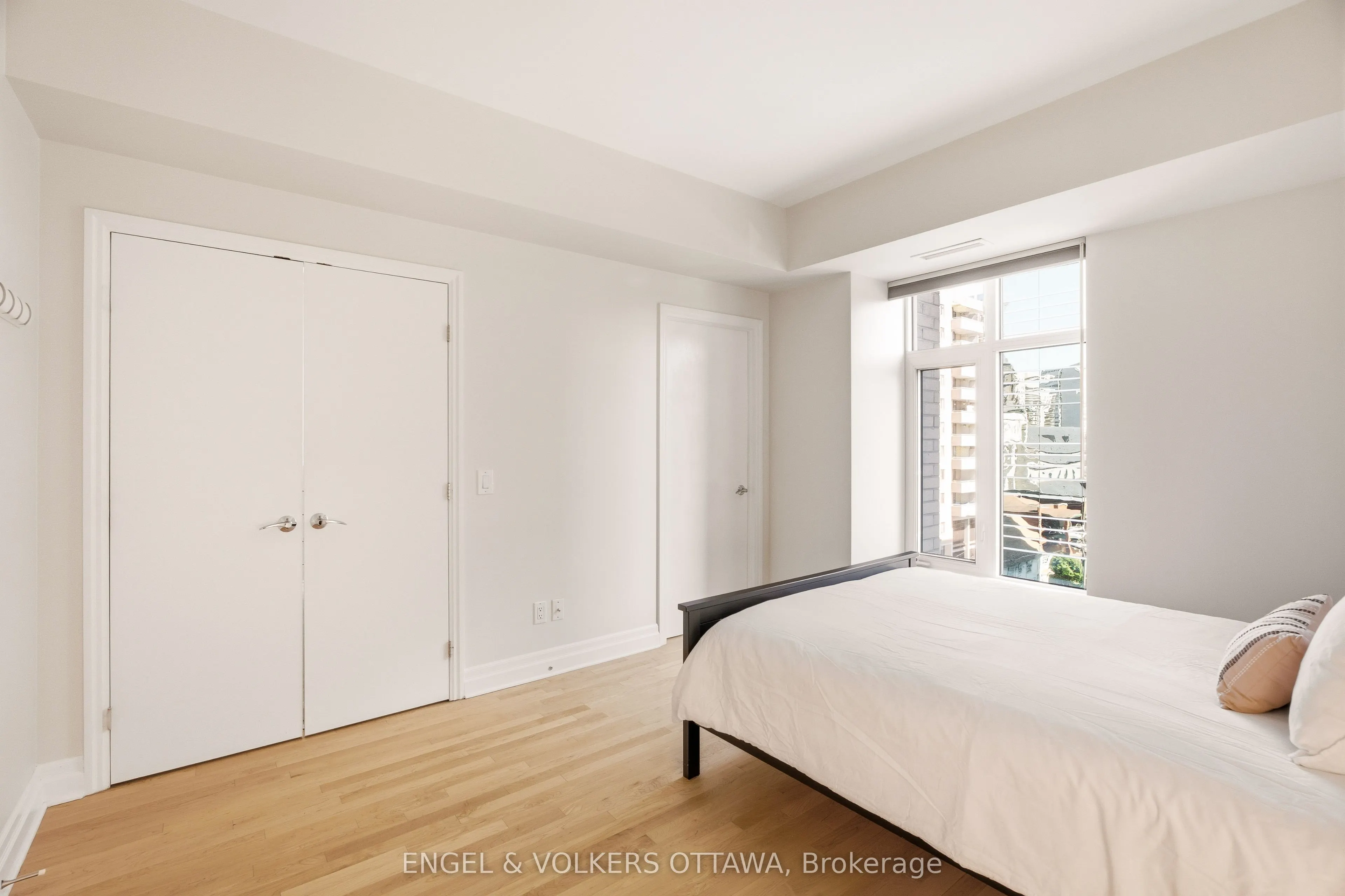 235 Kent Street #711