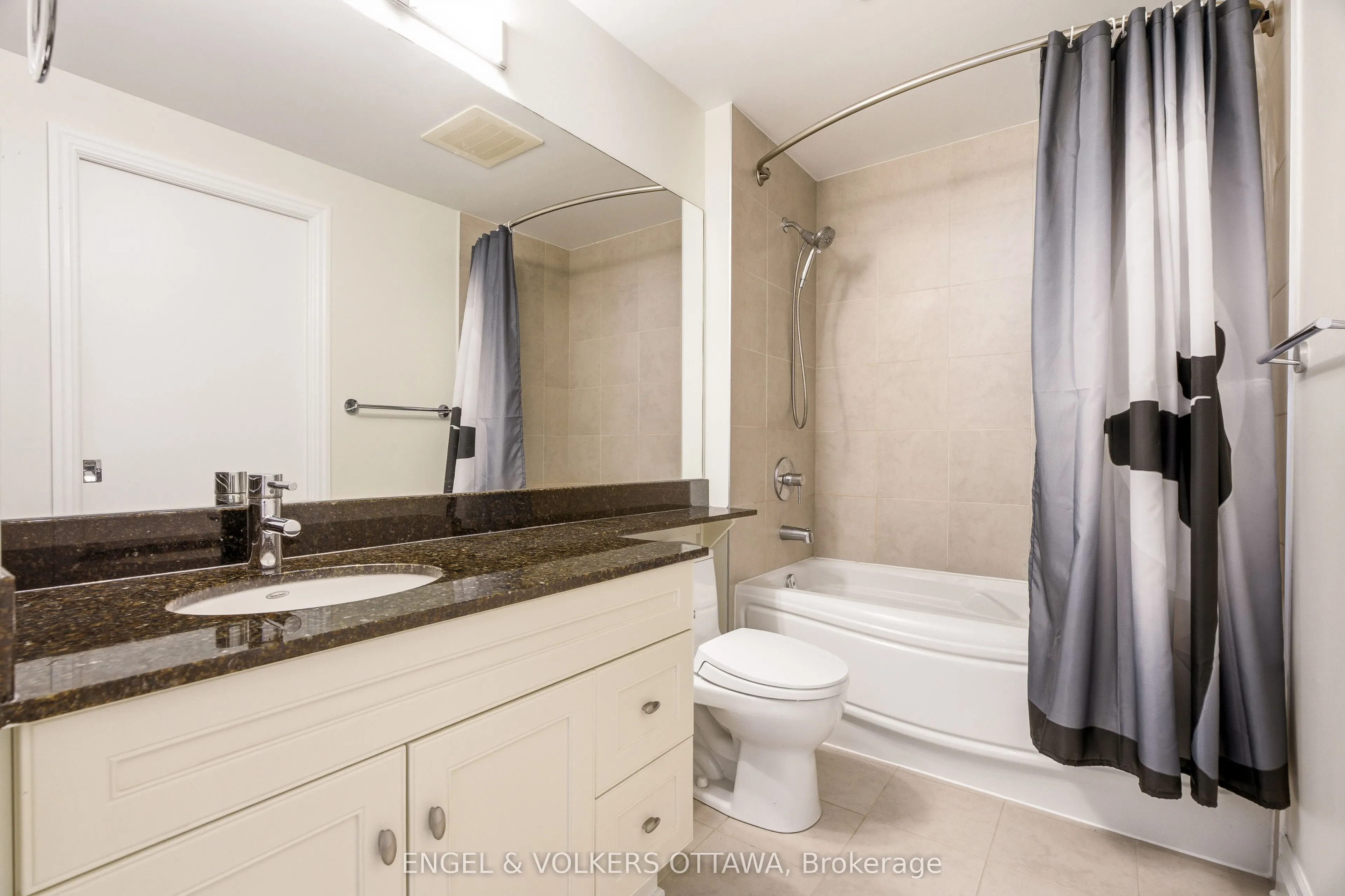 235 Kent Street #711