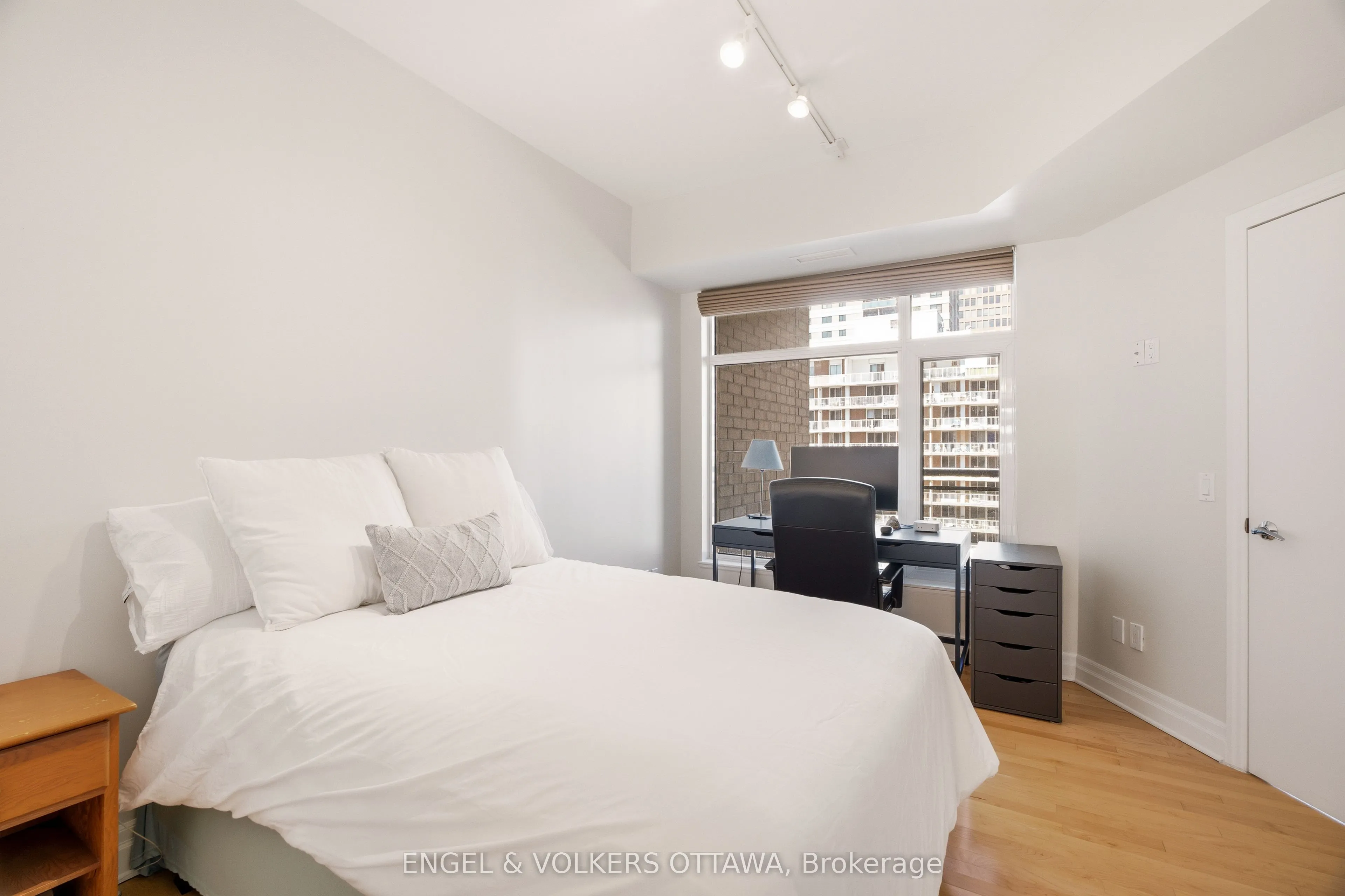 235 Kent Street #711