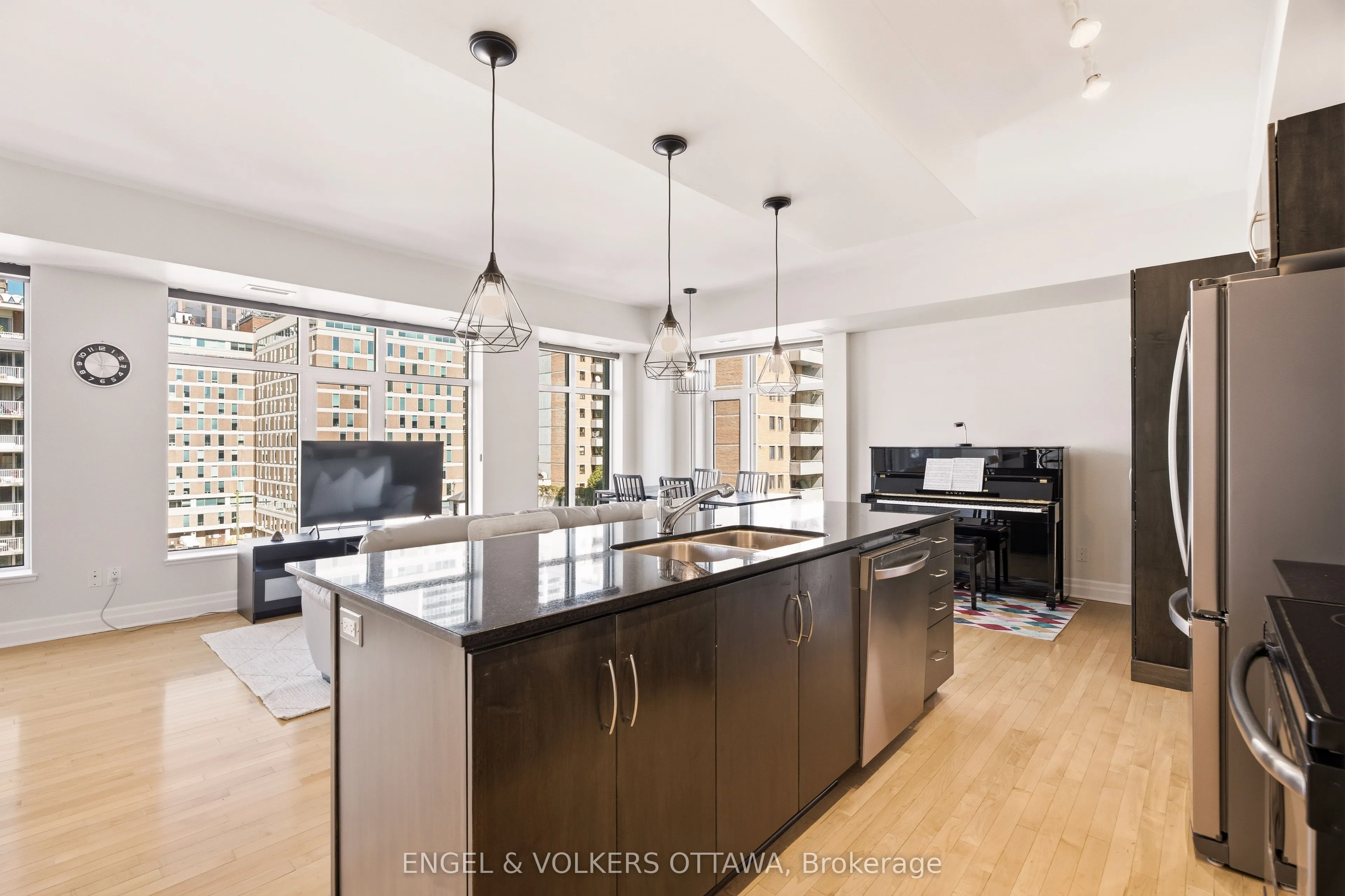 235 Kent Street #711