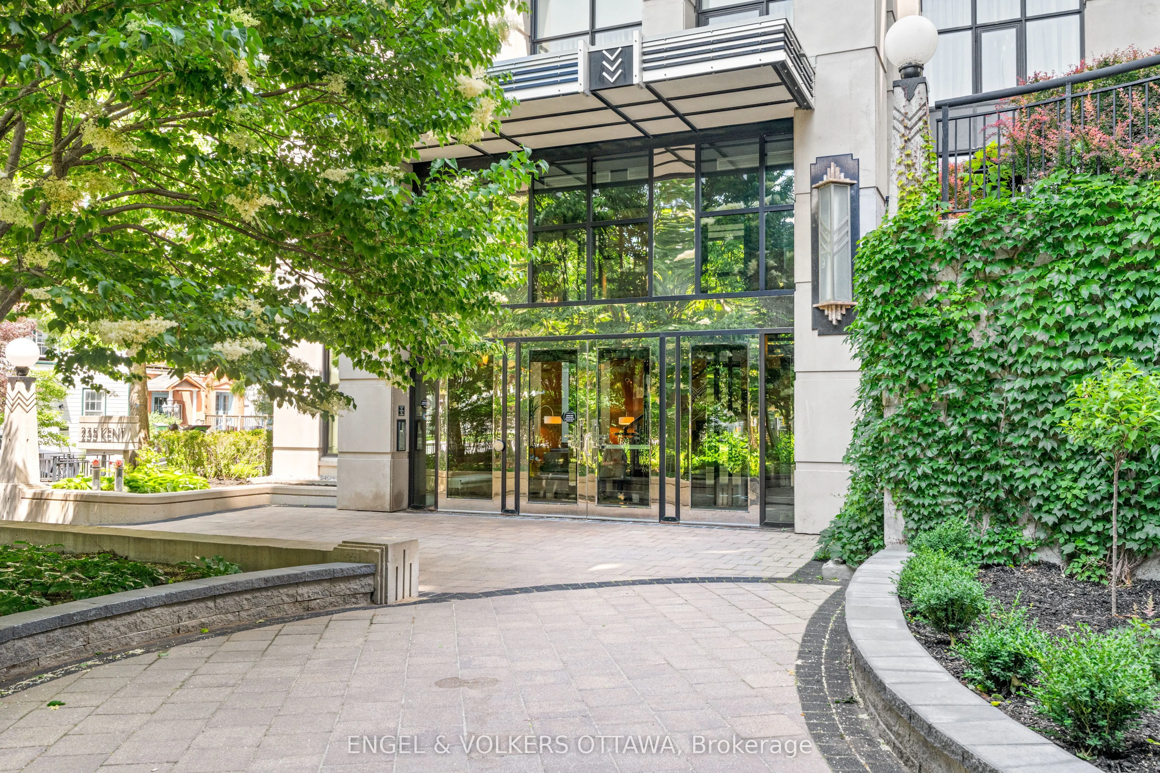235 Kent Street #711