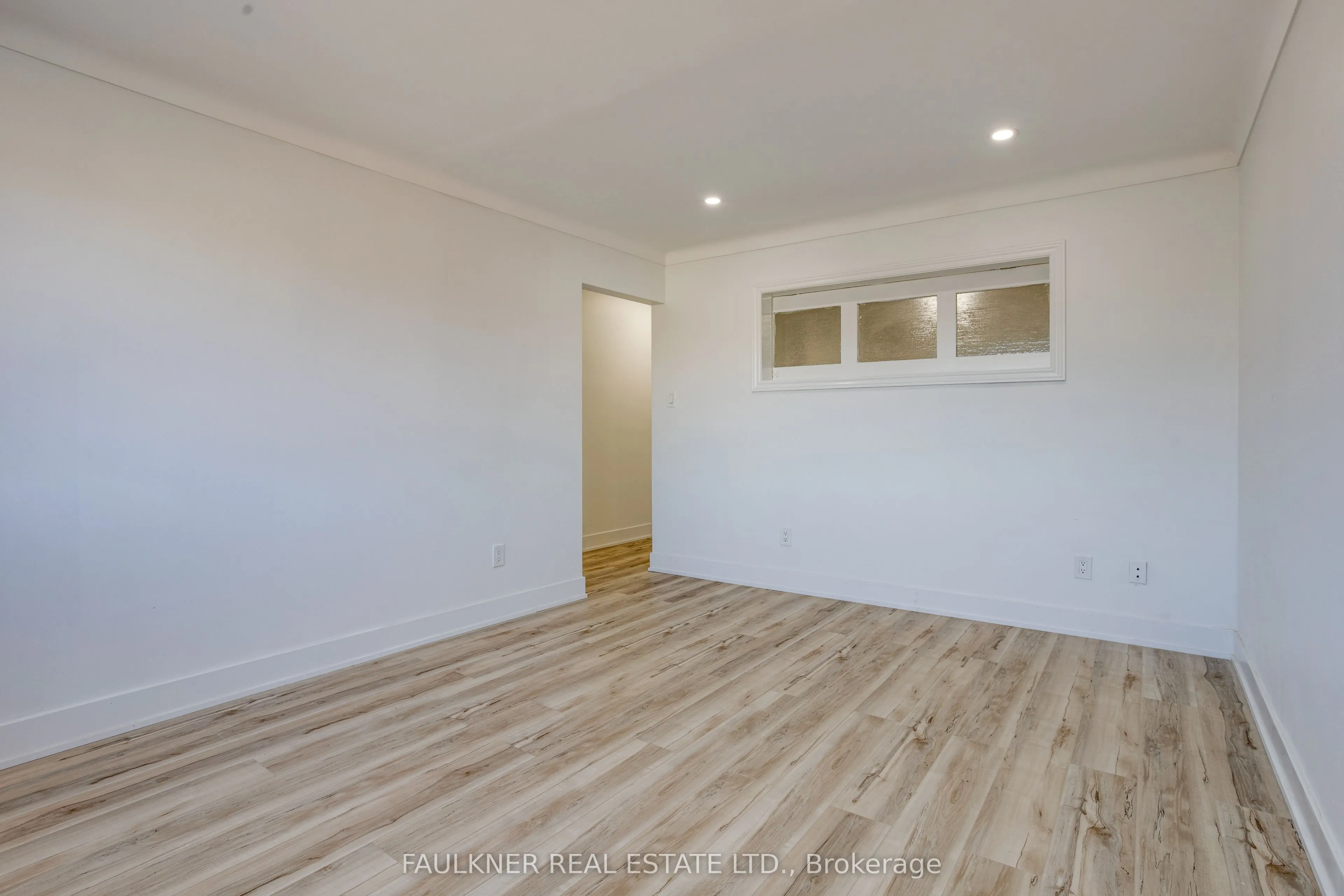 310 Cyr Avenue #6