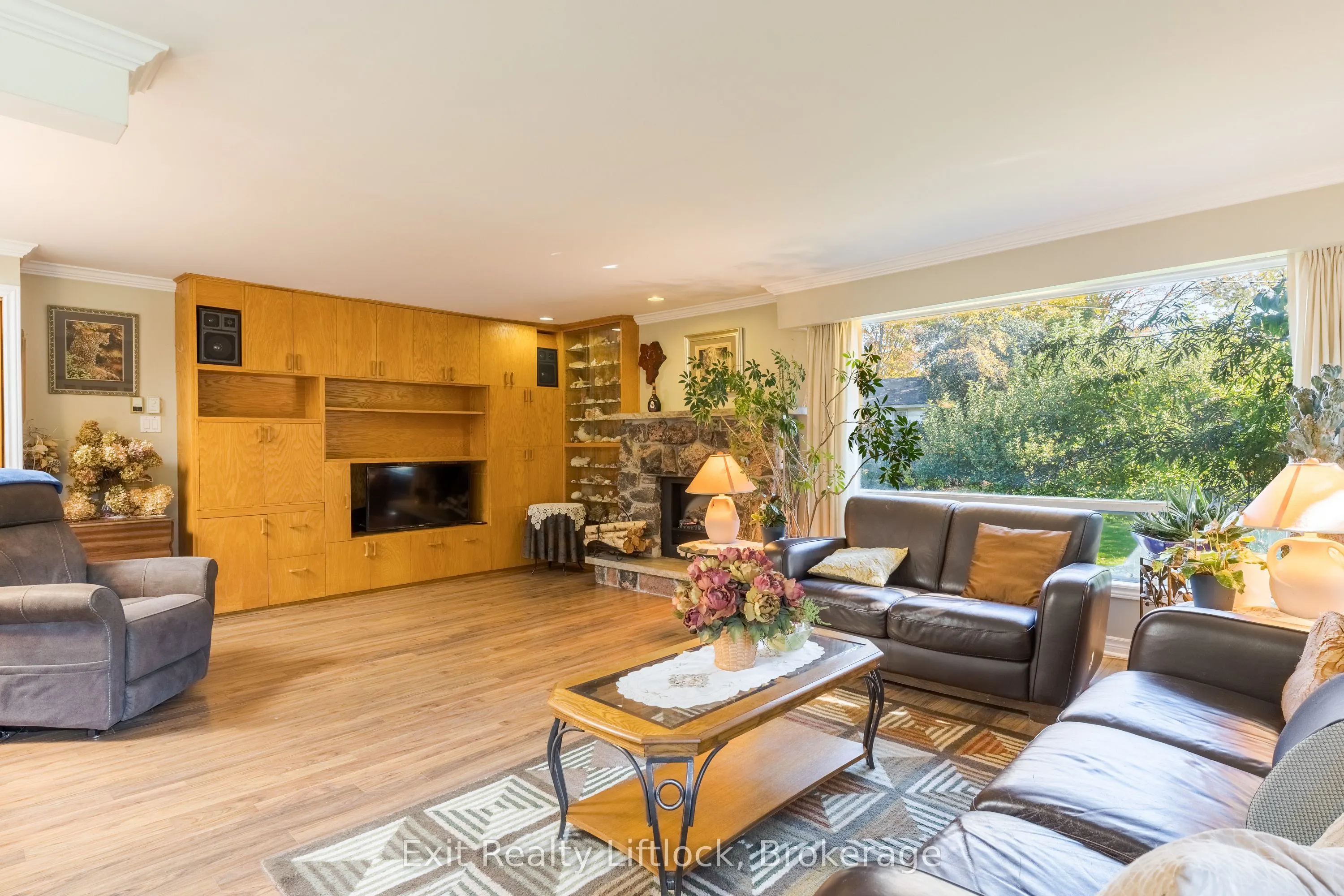 651 & 653 Cottesmore Avenue