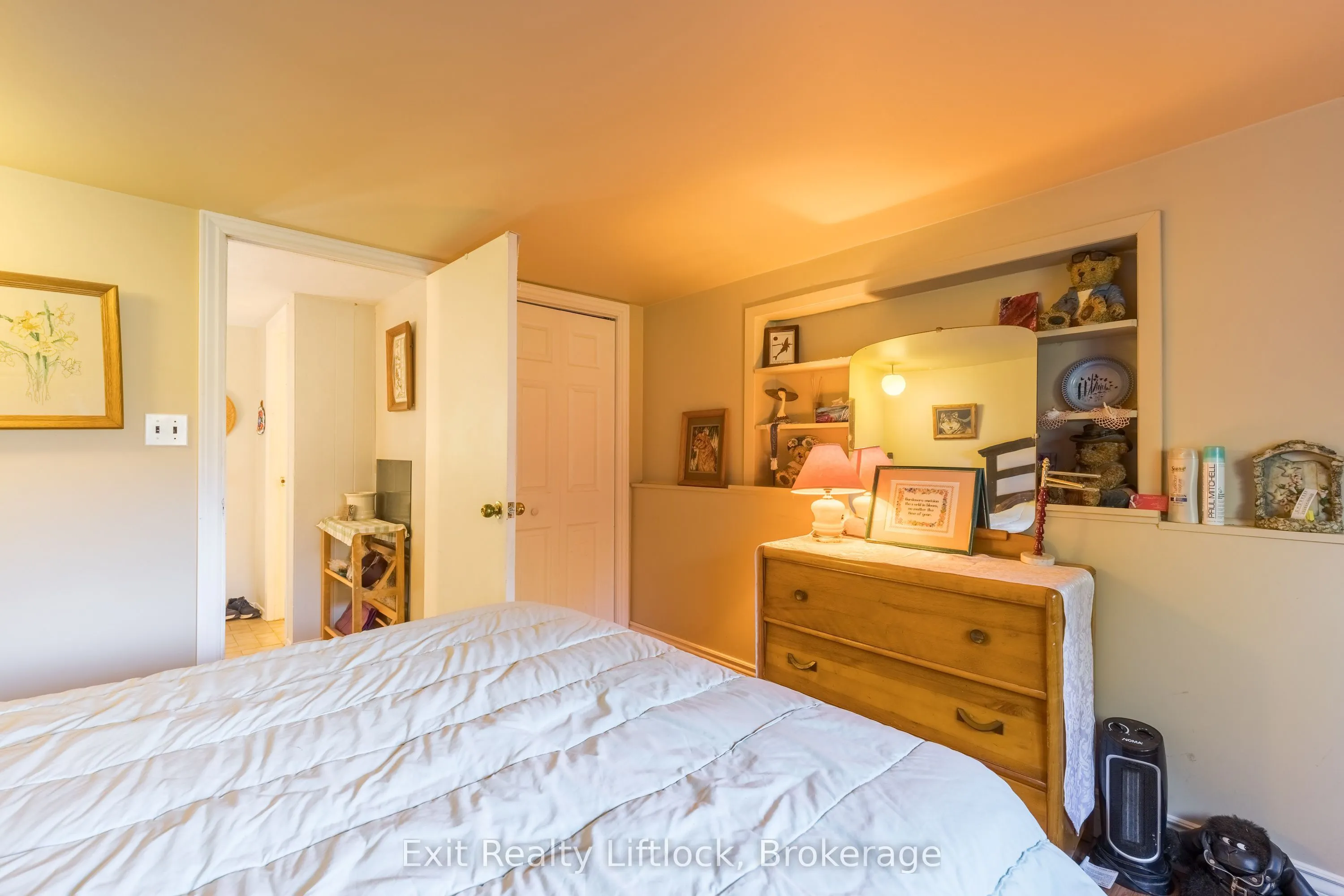 651 & 653 Cottesmore Avenue