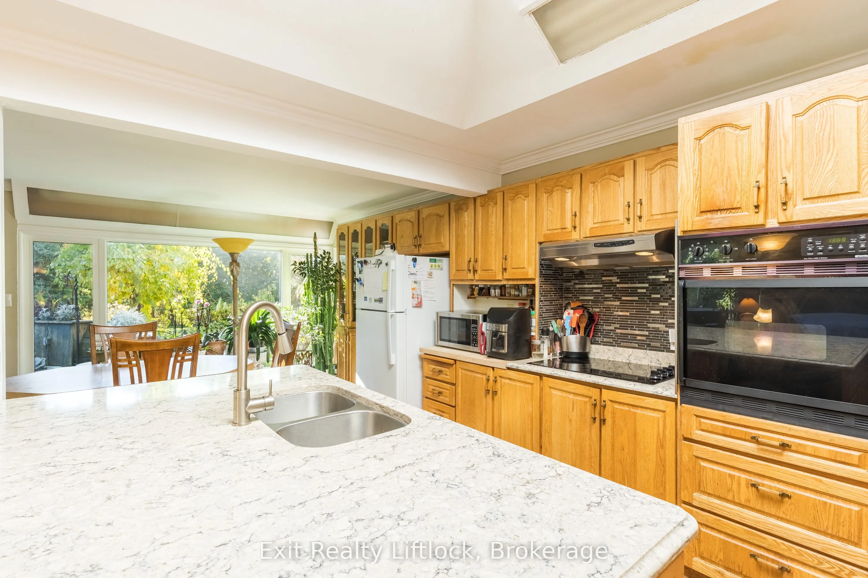 651 & 653 Cottesmore Avenue