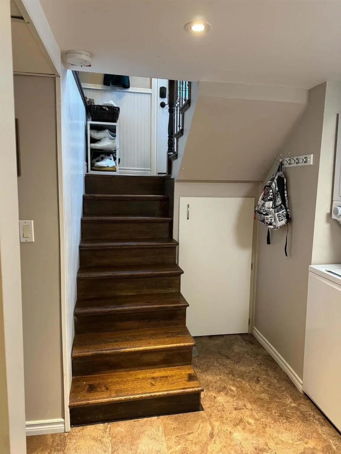 23 Hillcrest Avenue