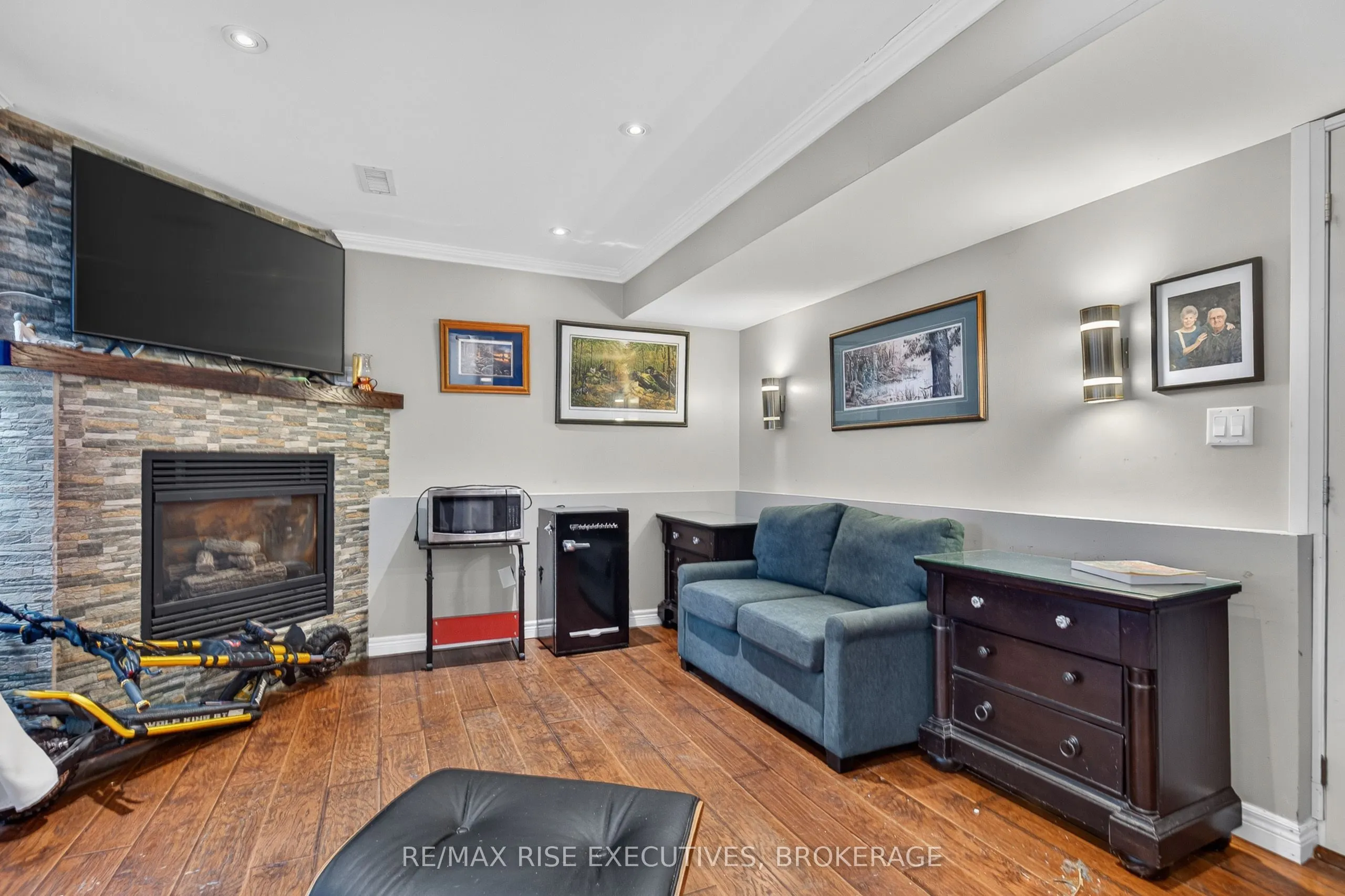 870 Winchester Lane #17
