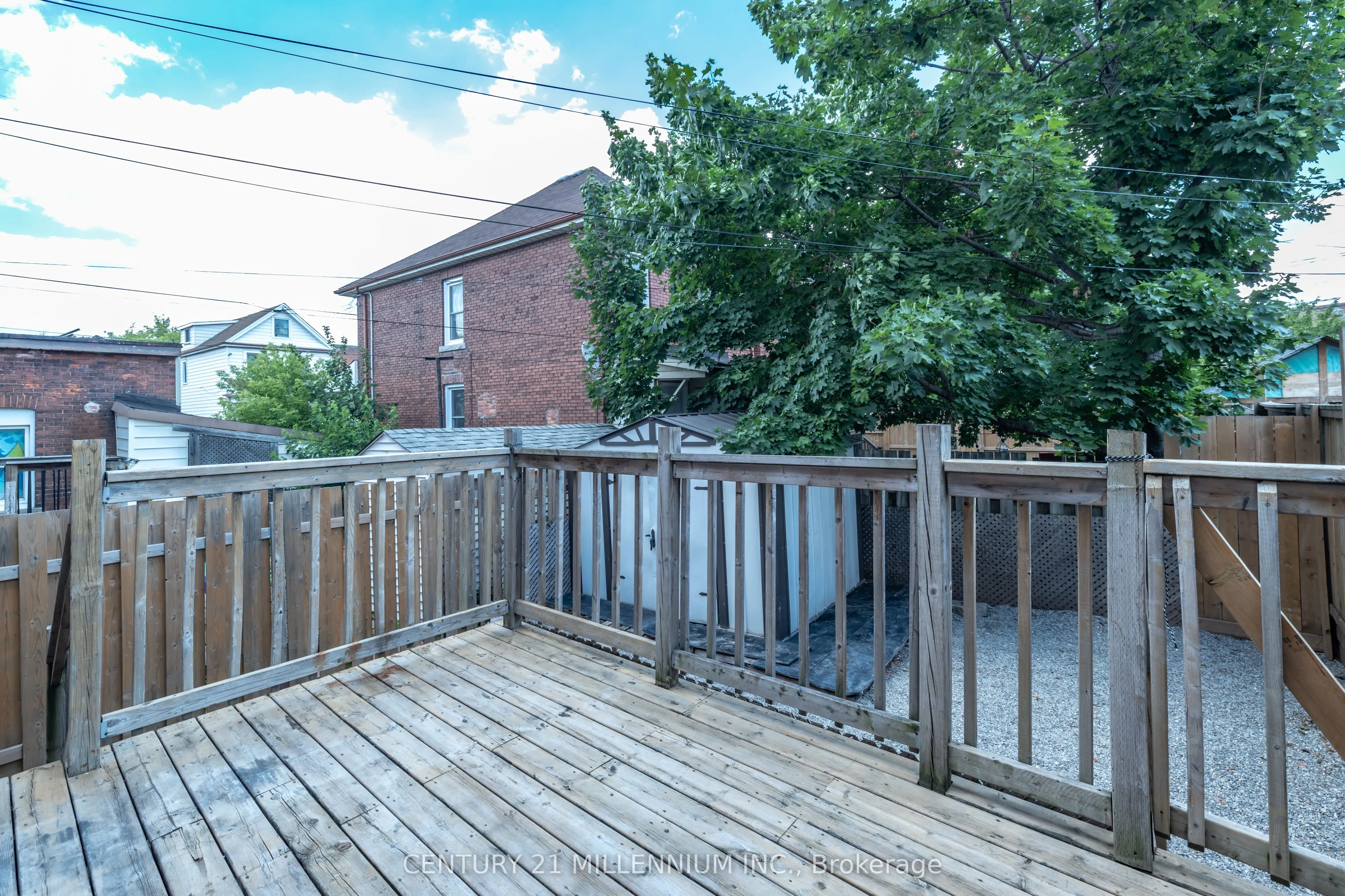242 Balmoral Avenue N