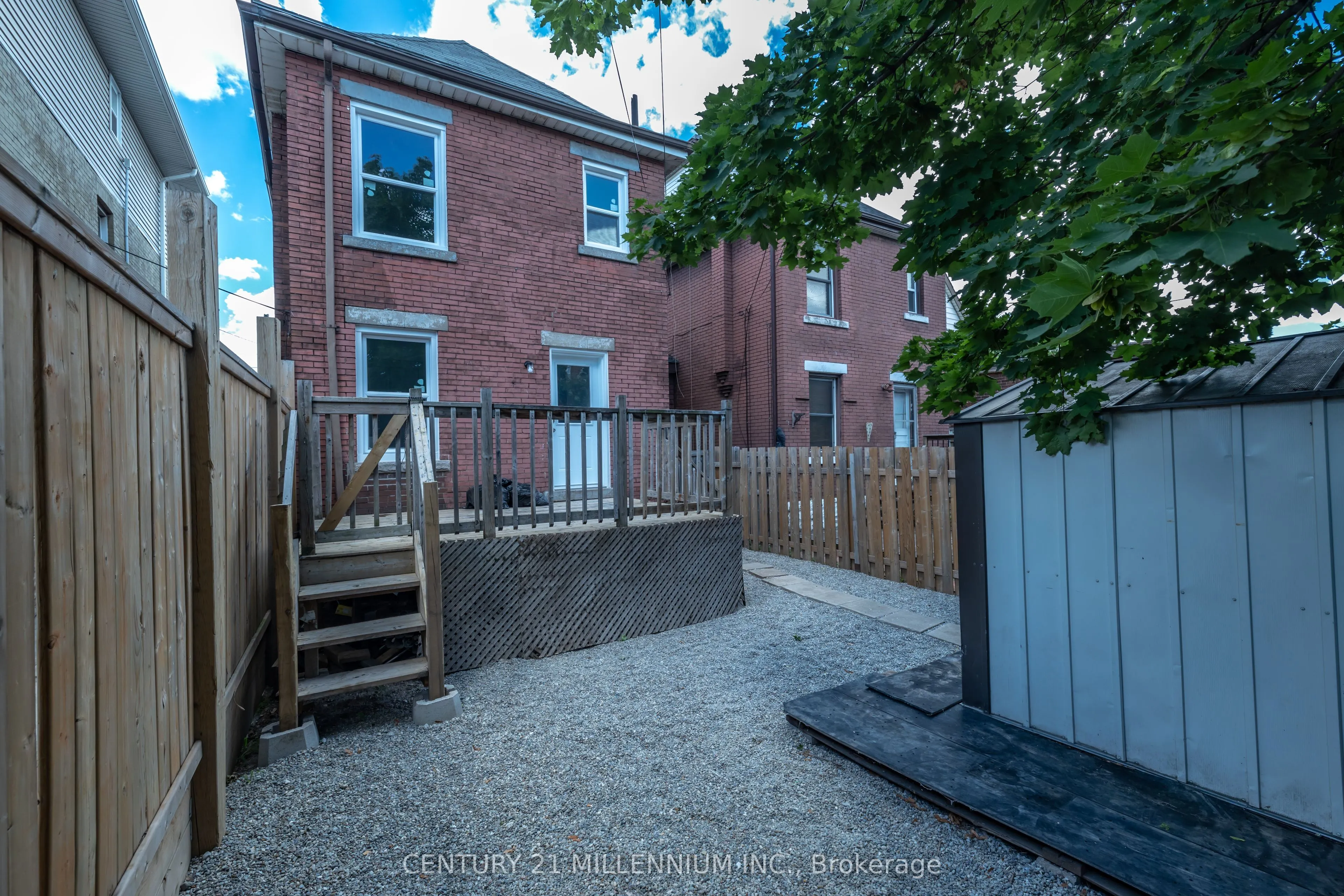 242 Balmoral Avenue N