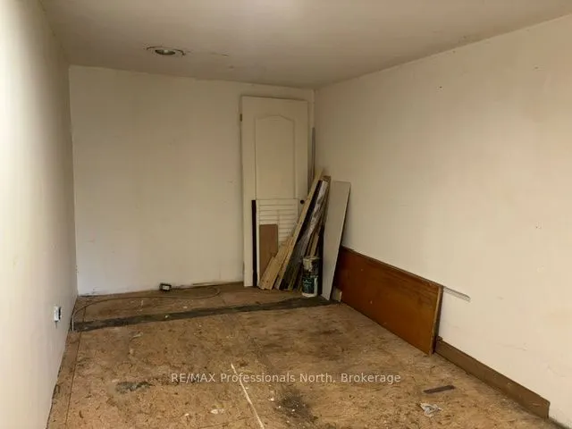 3044 Gelert Road