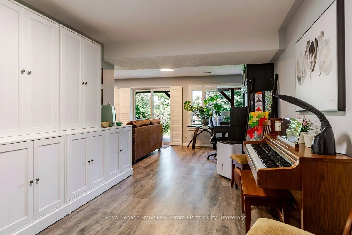 919 Wentworth Street #5
