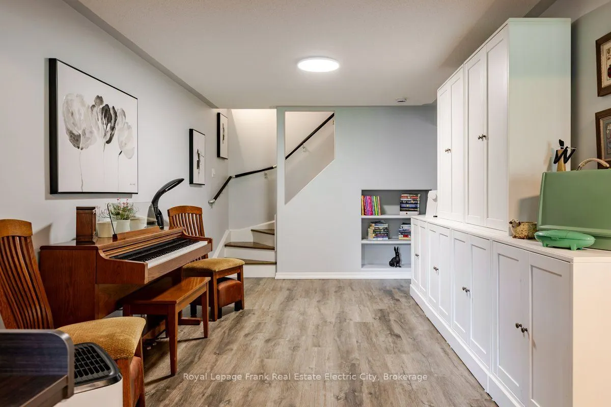 919 Wentworth Street #5