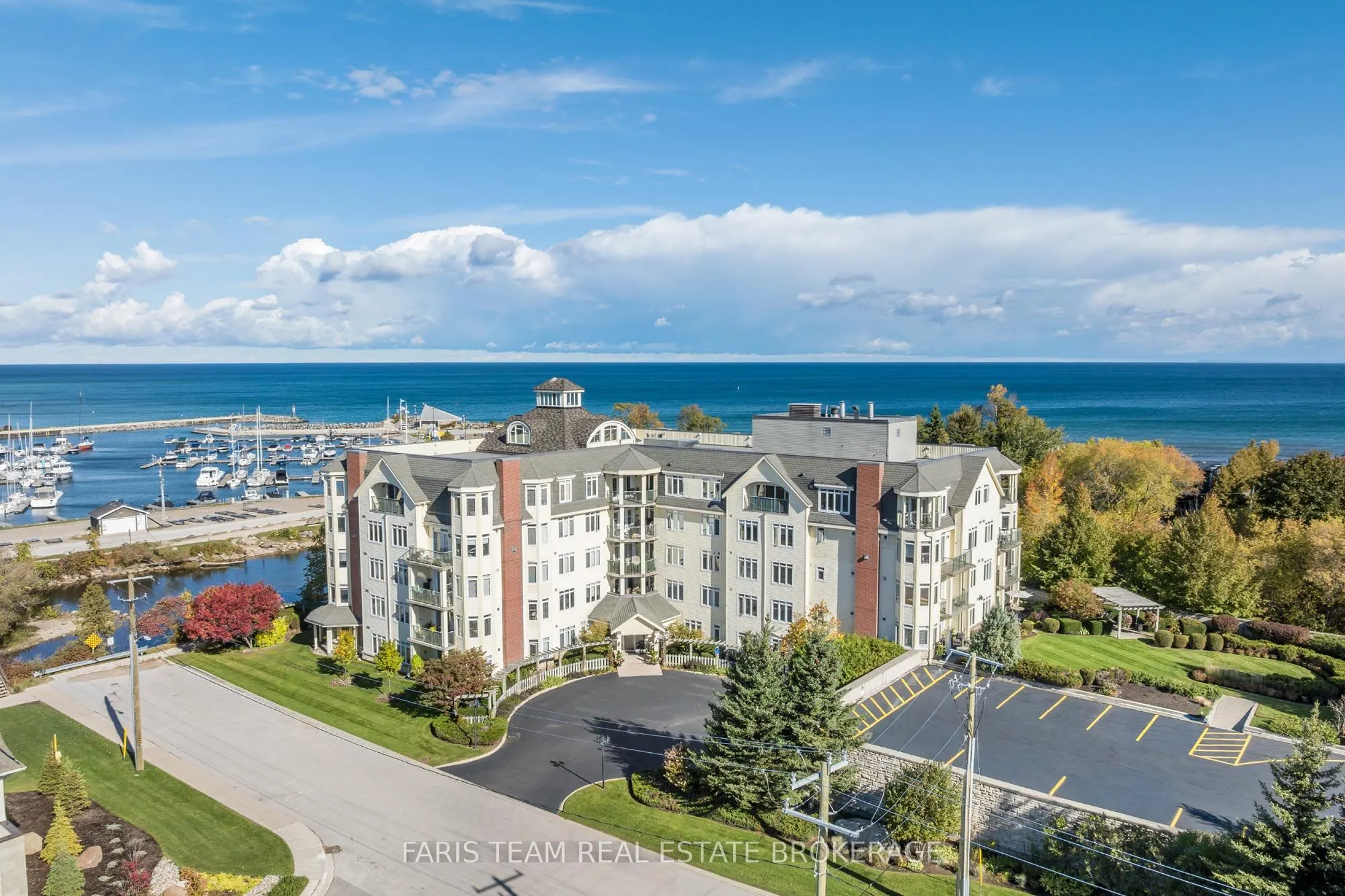 10 Bay Street E #301