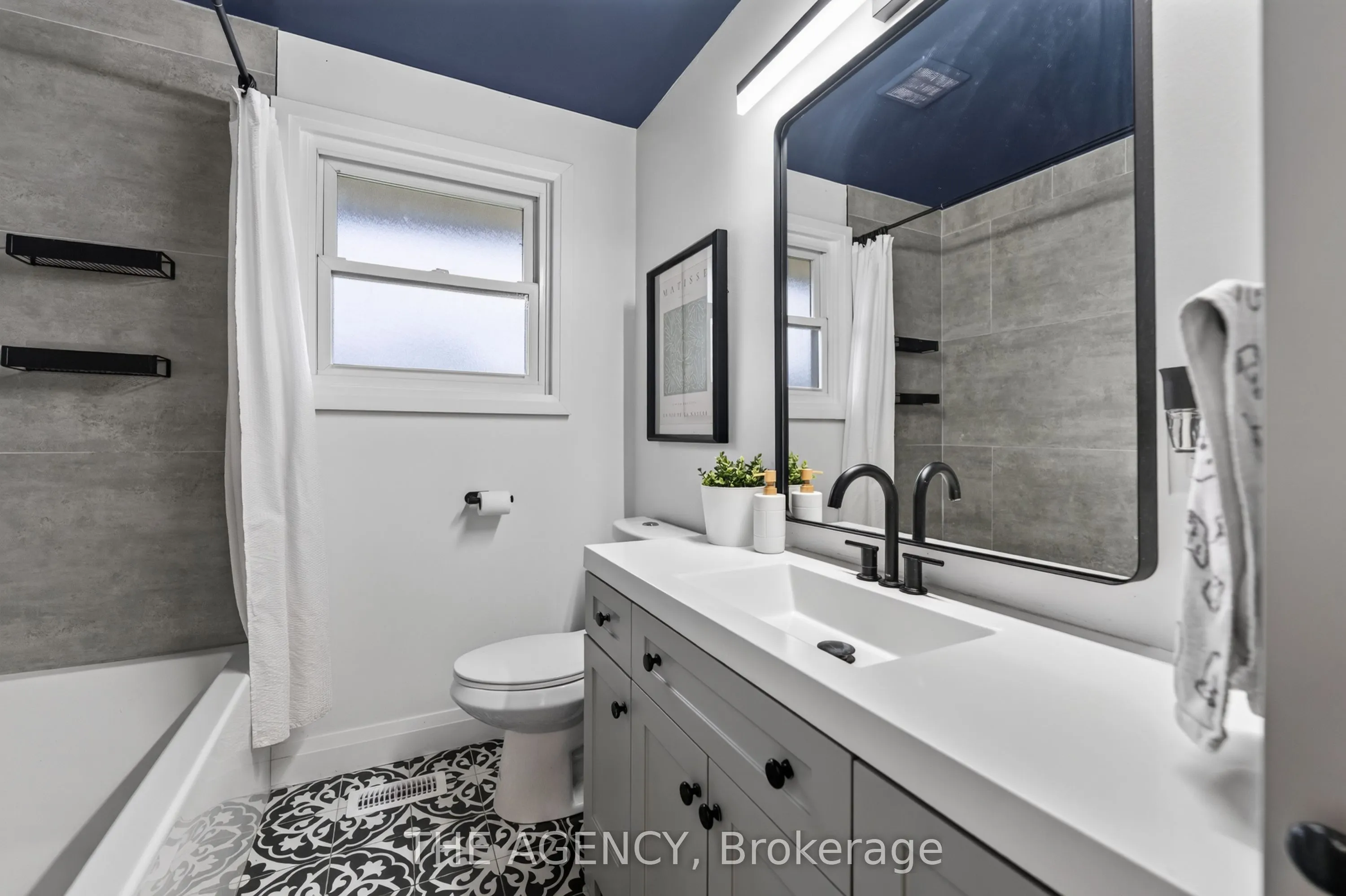20 Ridge Point Drive