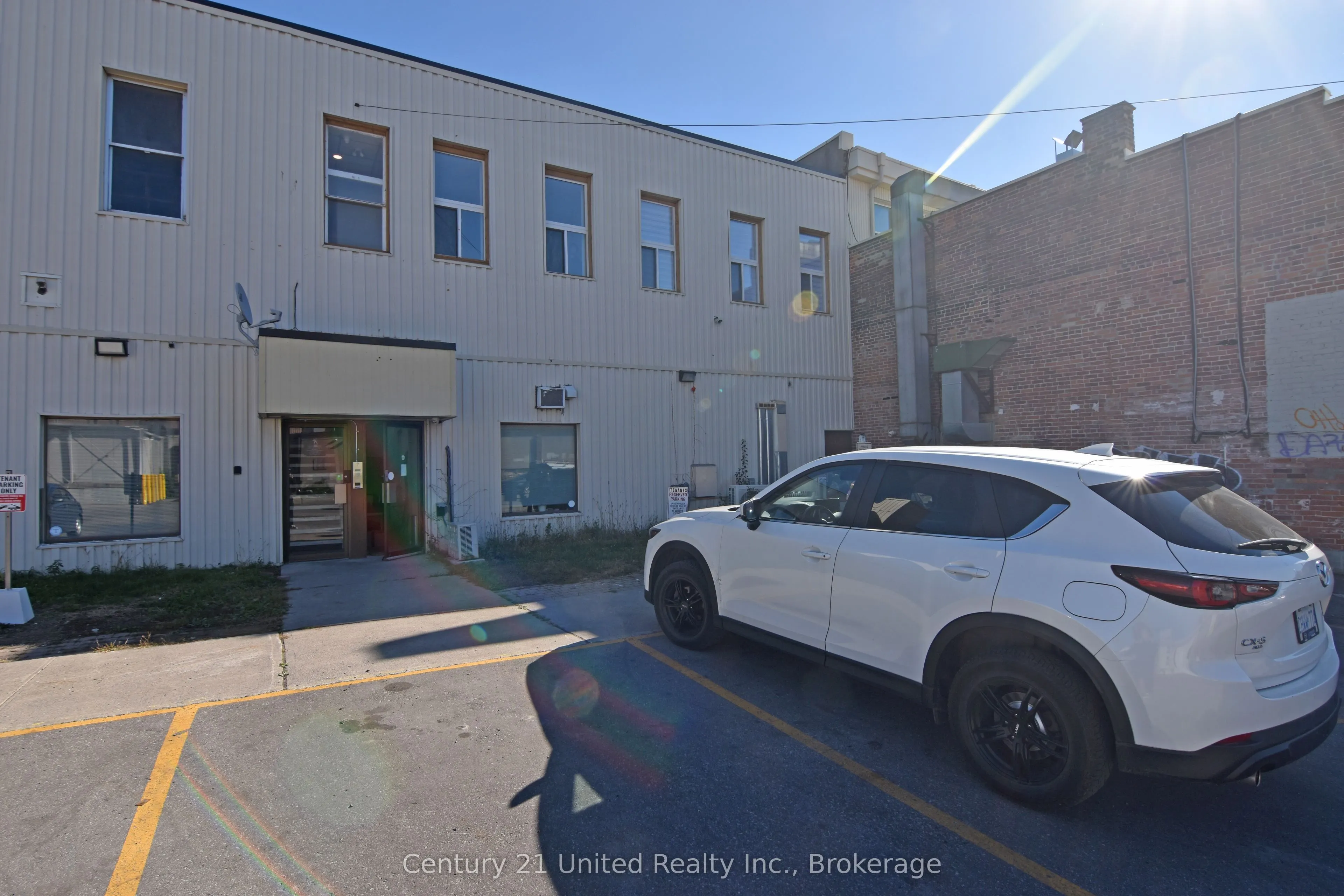 431 George Street N