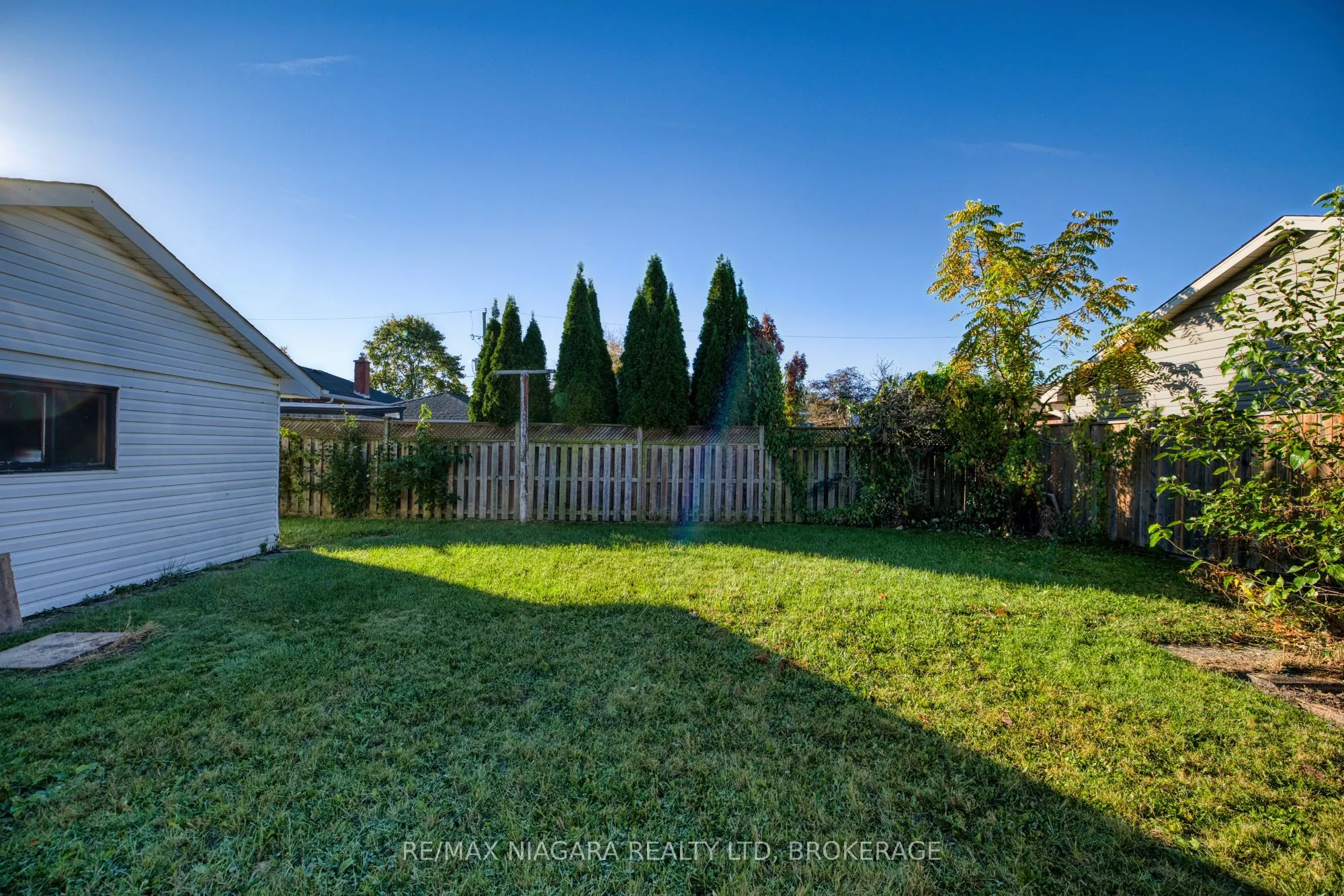 6 Broadmore Avenue