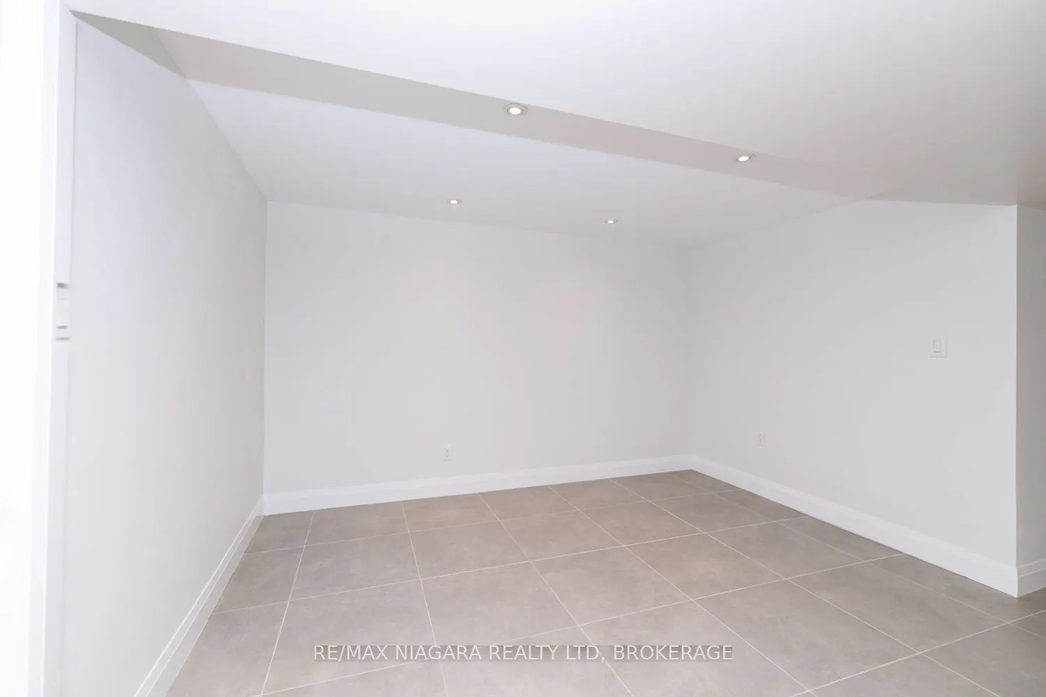 6 Broadmore Avenue