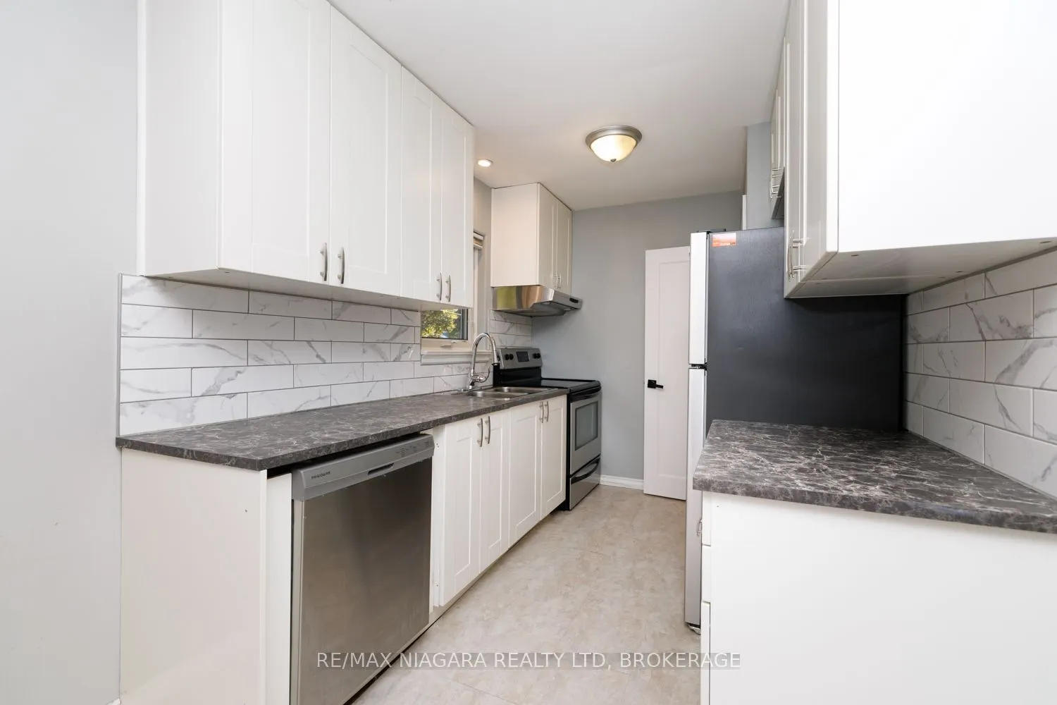 6 Broadmore Avenue