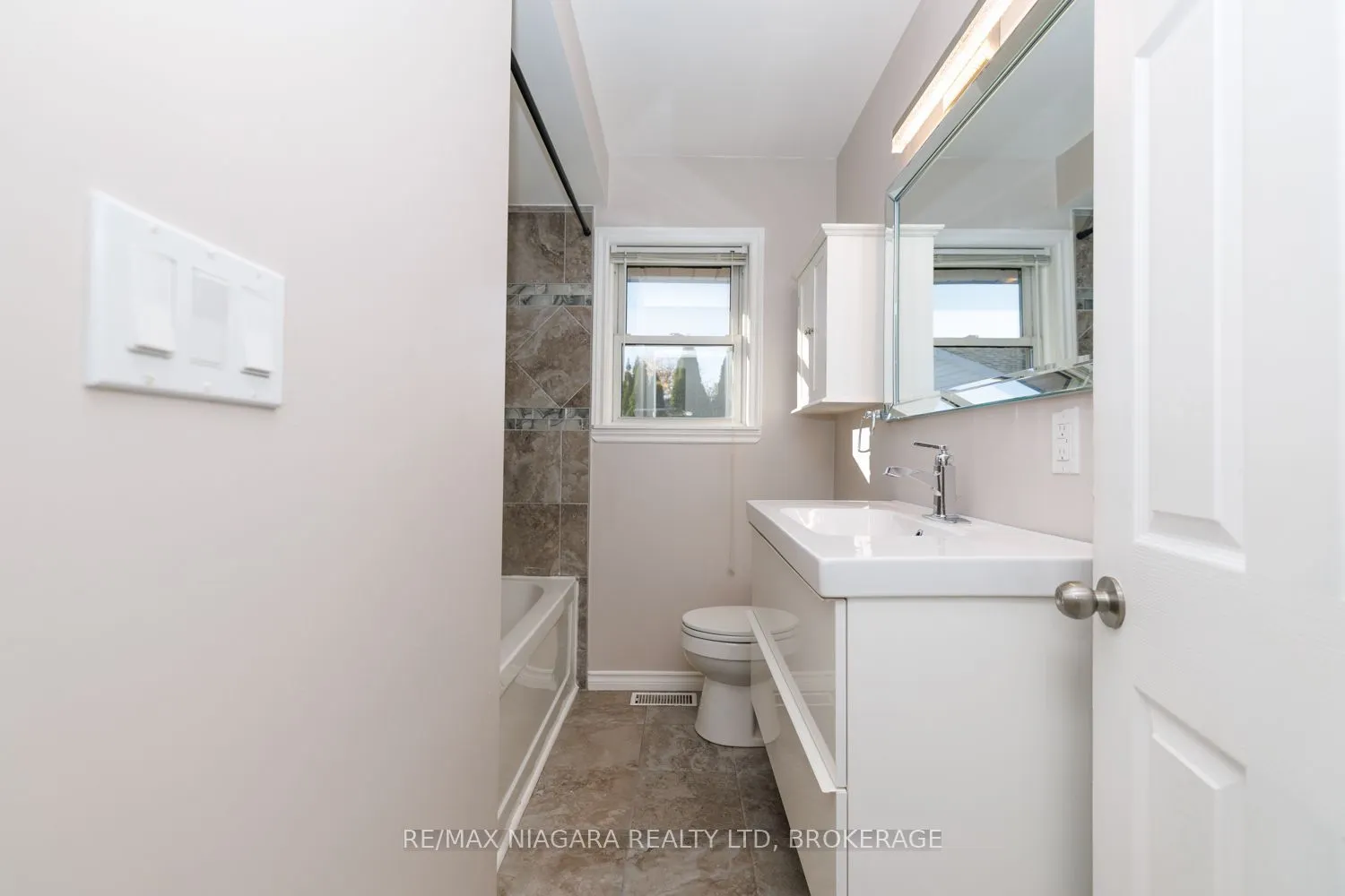 6 Broadmore Avenue