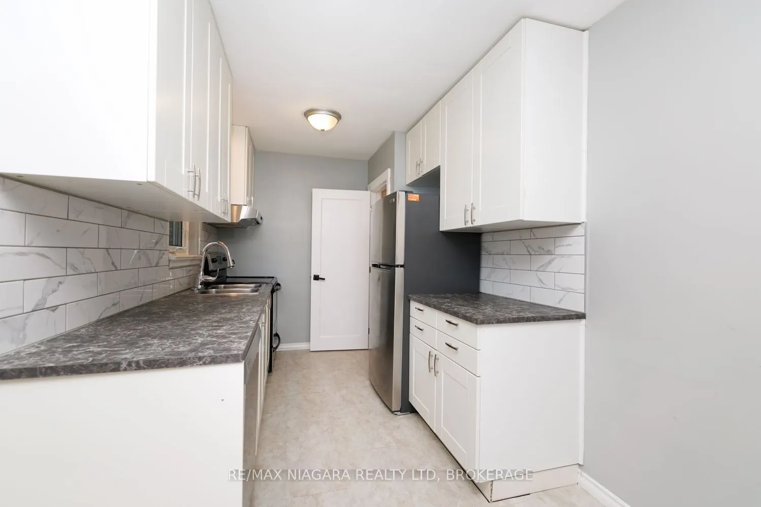 6 Broadmore Avenue