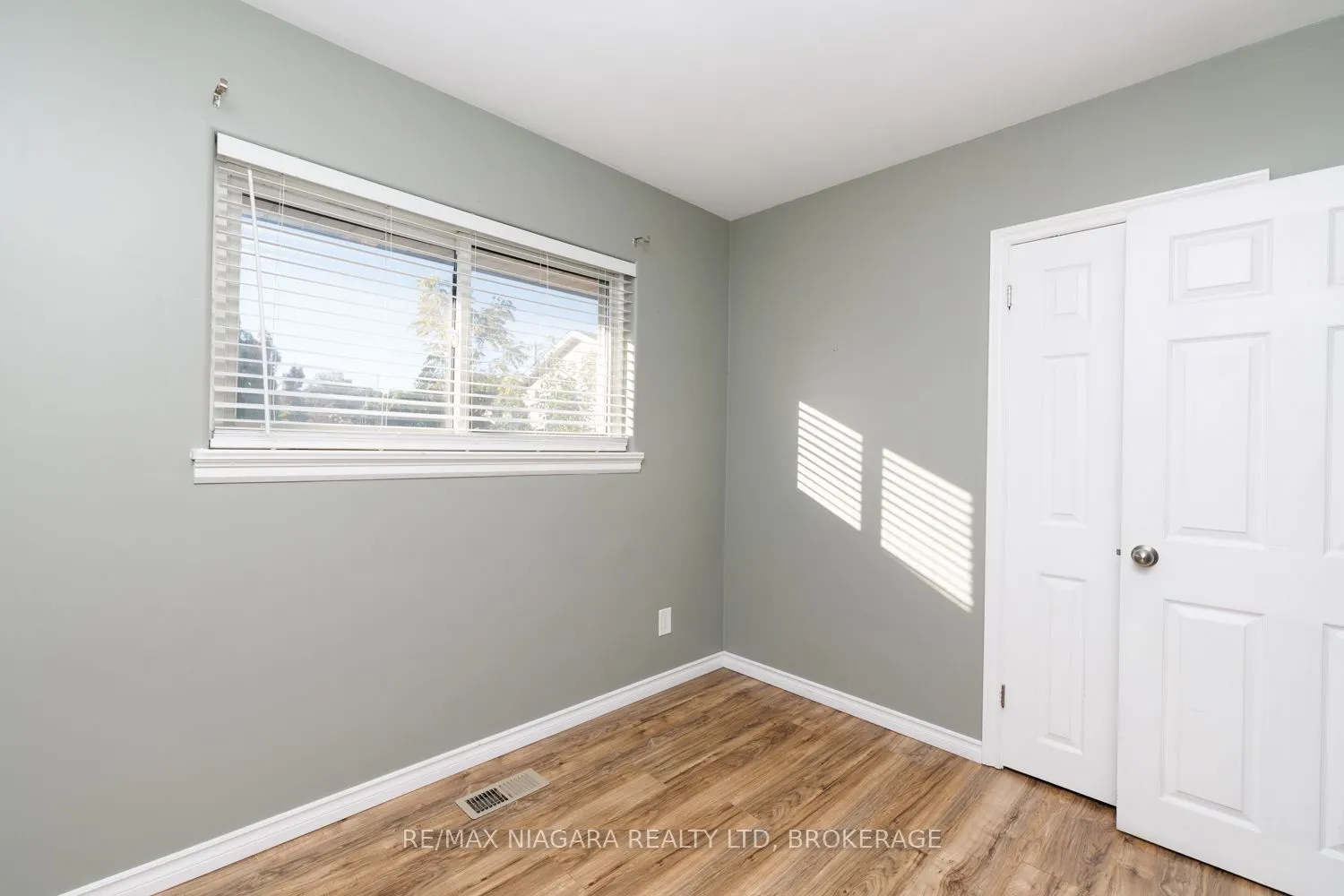 6 Broadmore Avenue