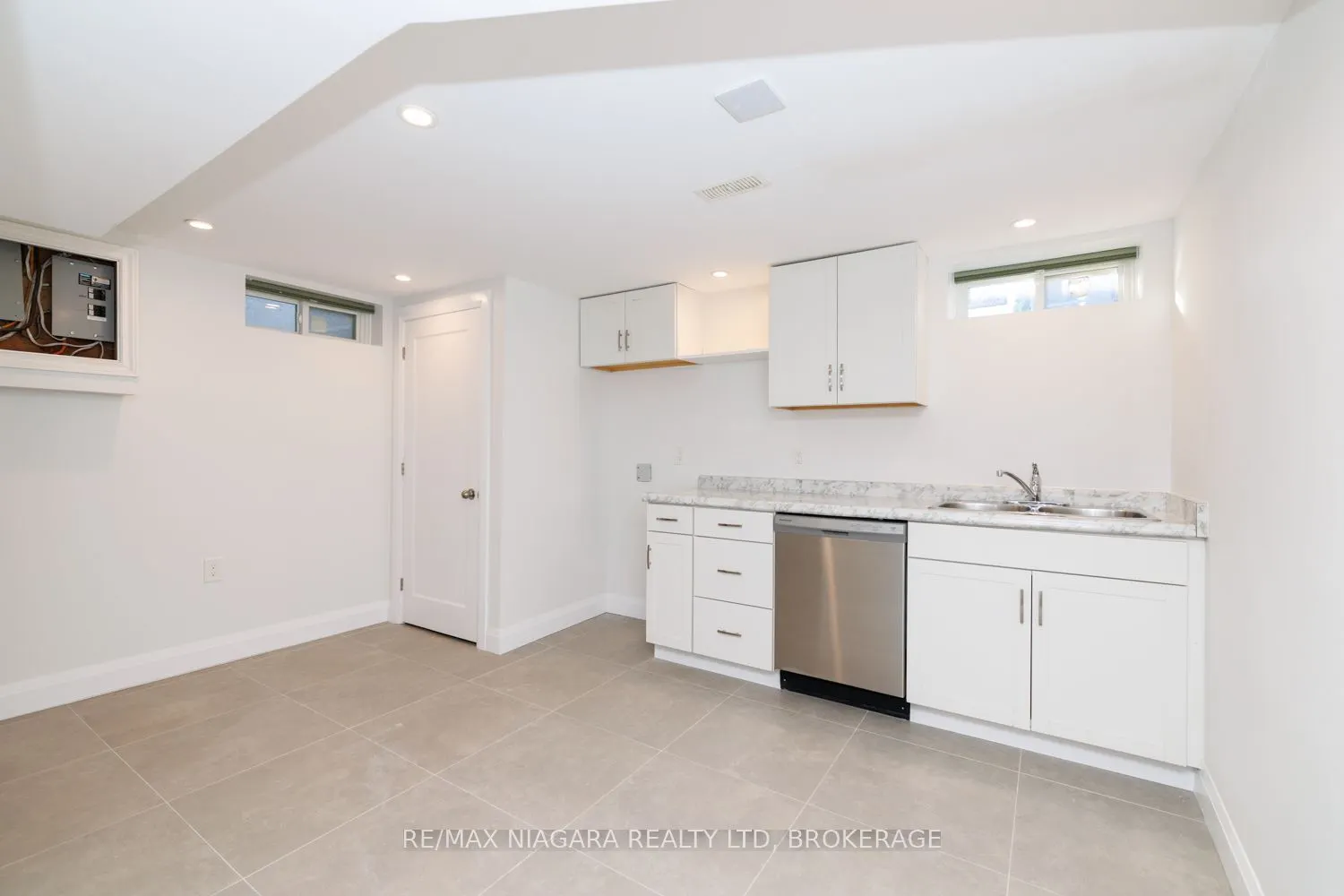 6 Broadmore Avenue