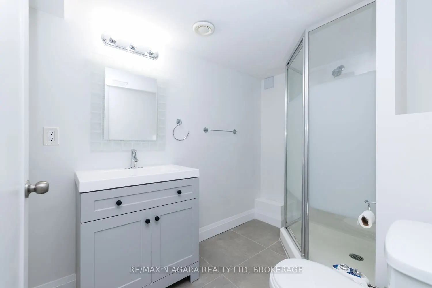 6 Broadmore Avenue
