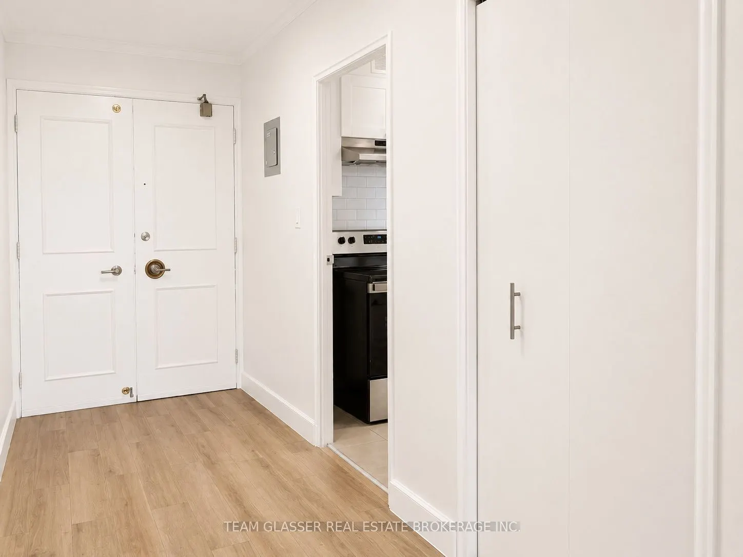 396 Queens Avenue #509