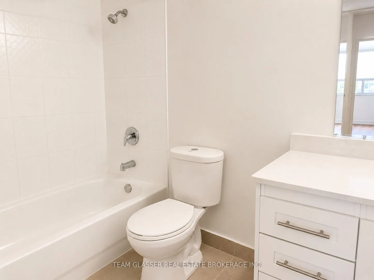 396 Queens Avenue #509