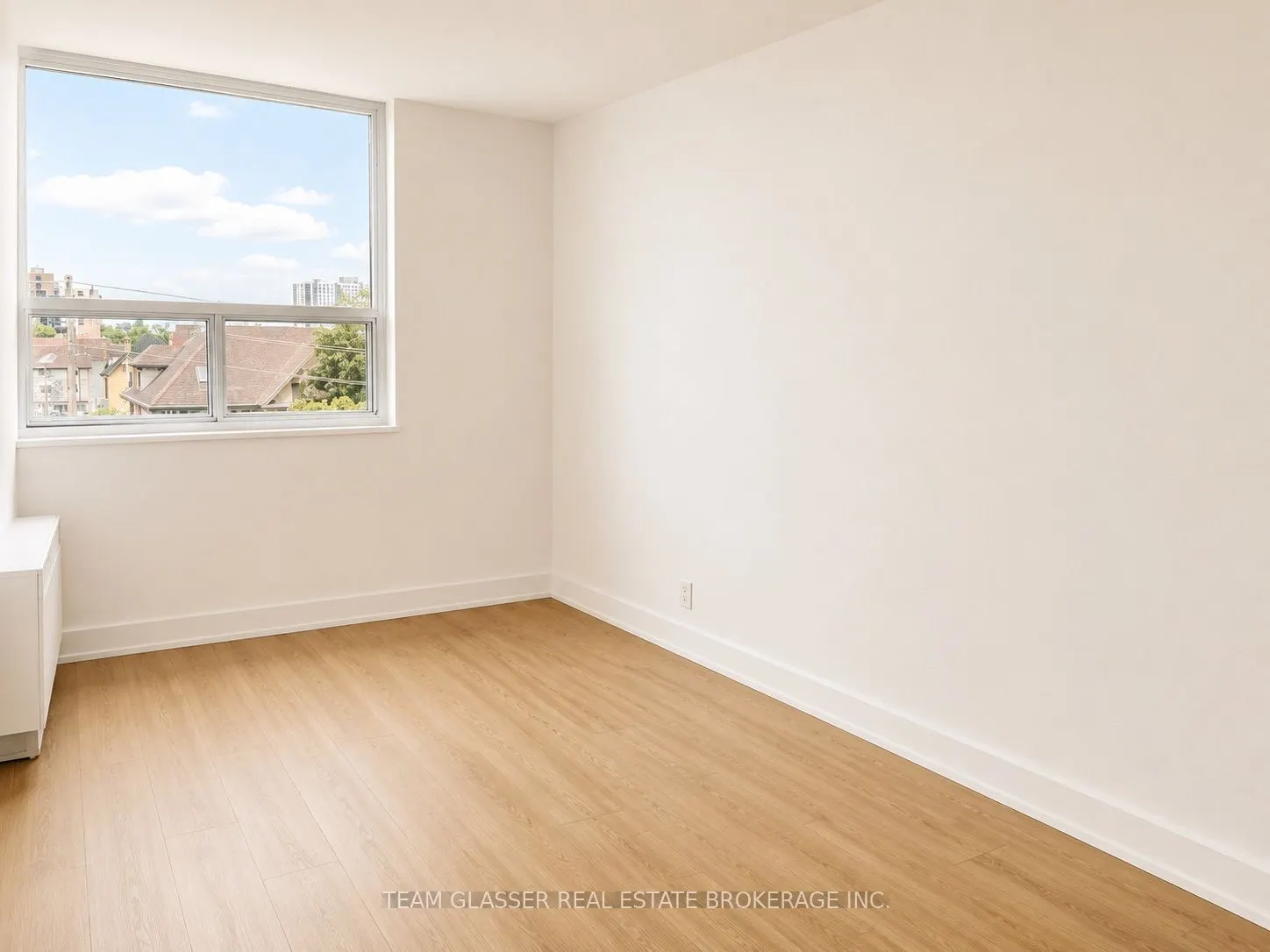396 Queens Avenue #509