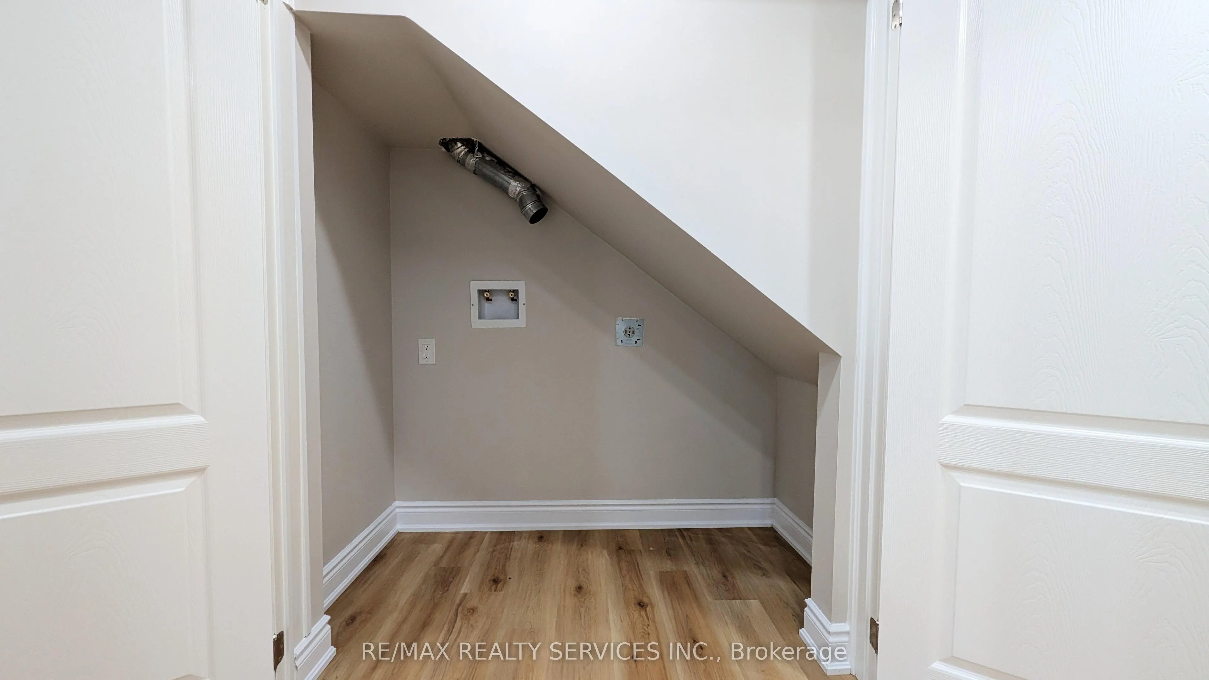 21 Keelson Street #BASMENT
