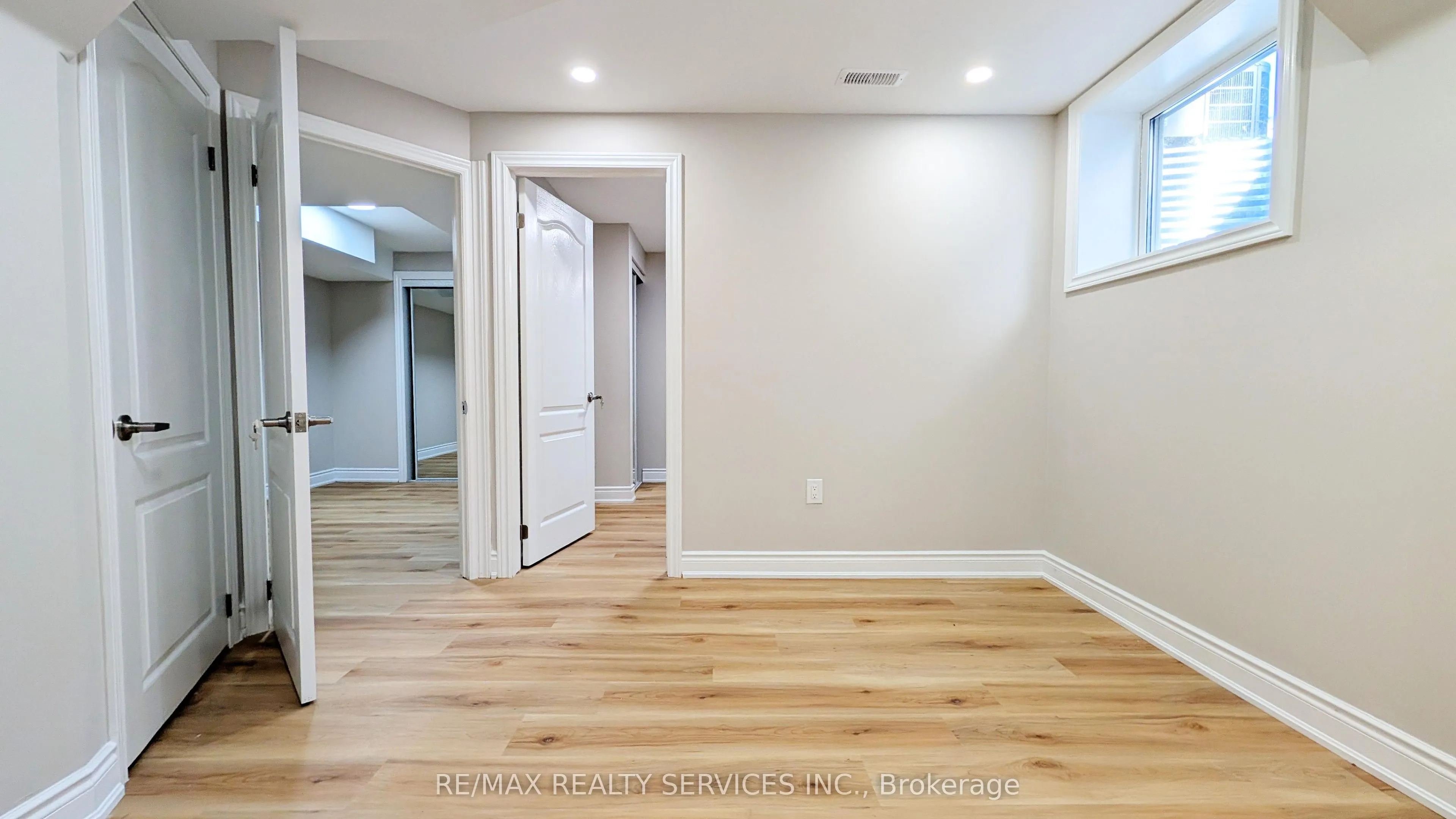 21 Keelson Street #BASMENT