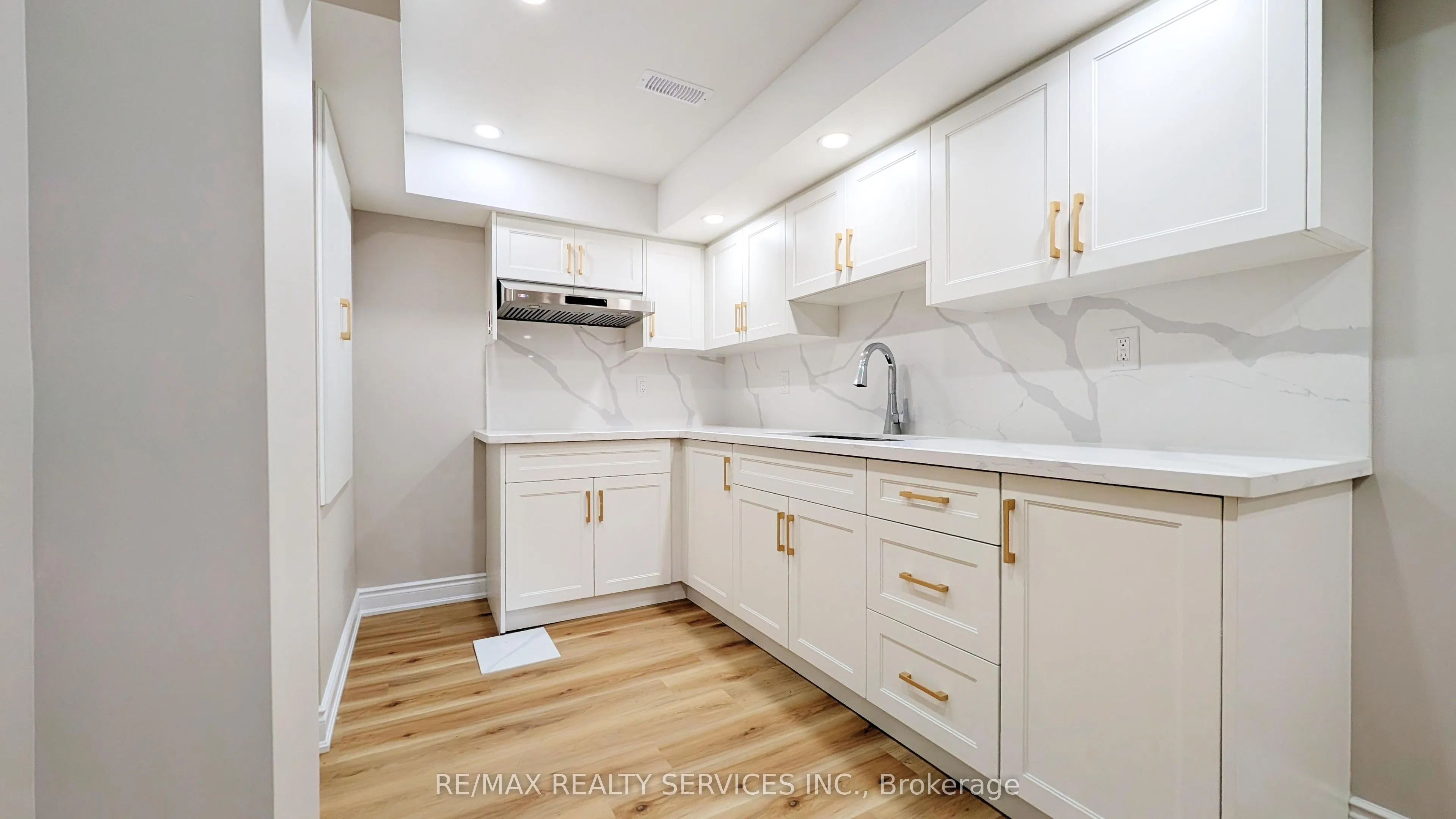 21 Keelson Street #BASMENT