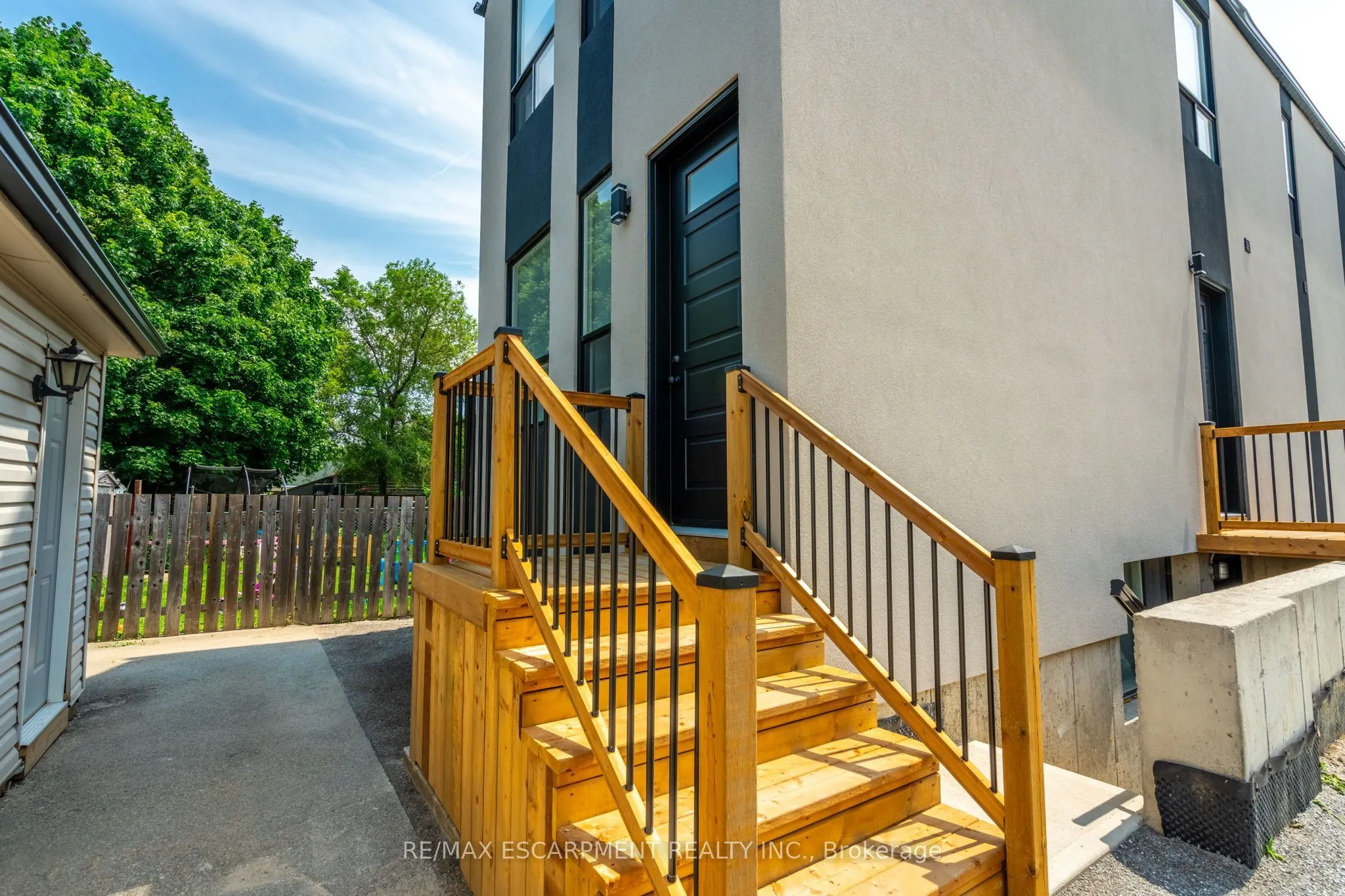 9 MUNN Street #A