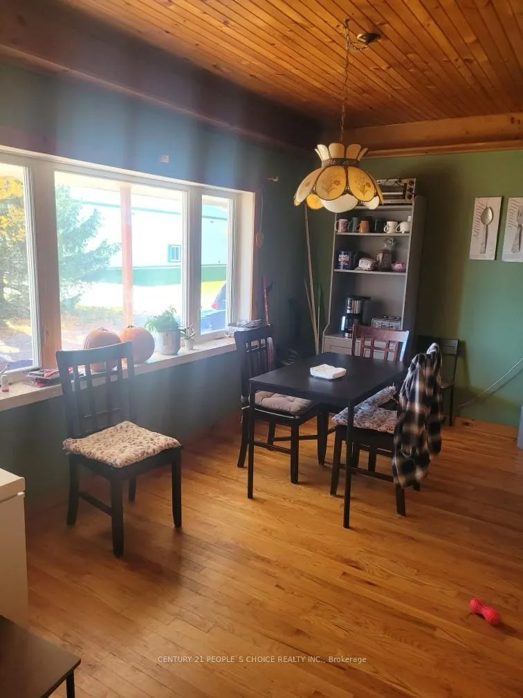 516598 County Road 124