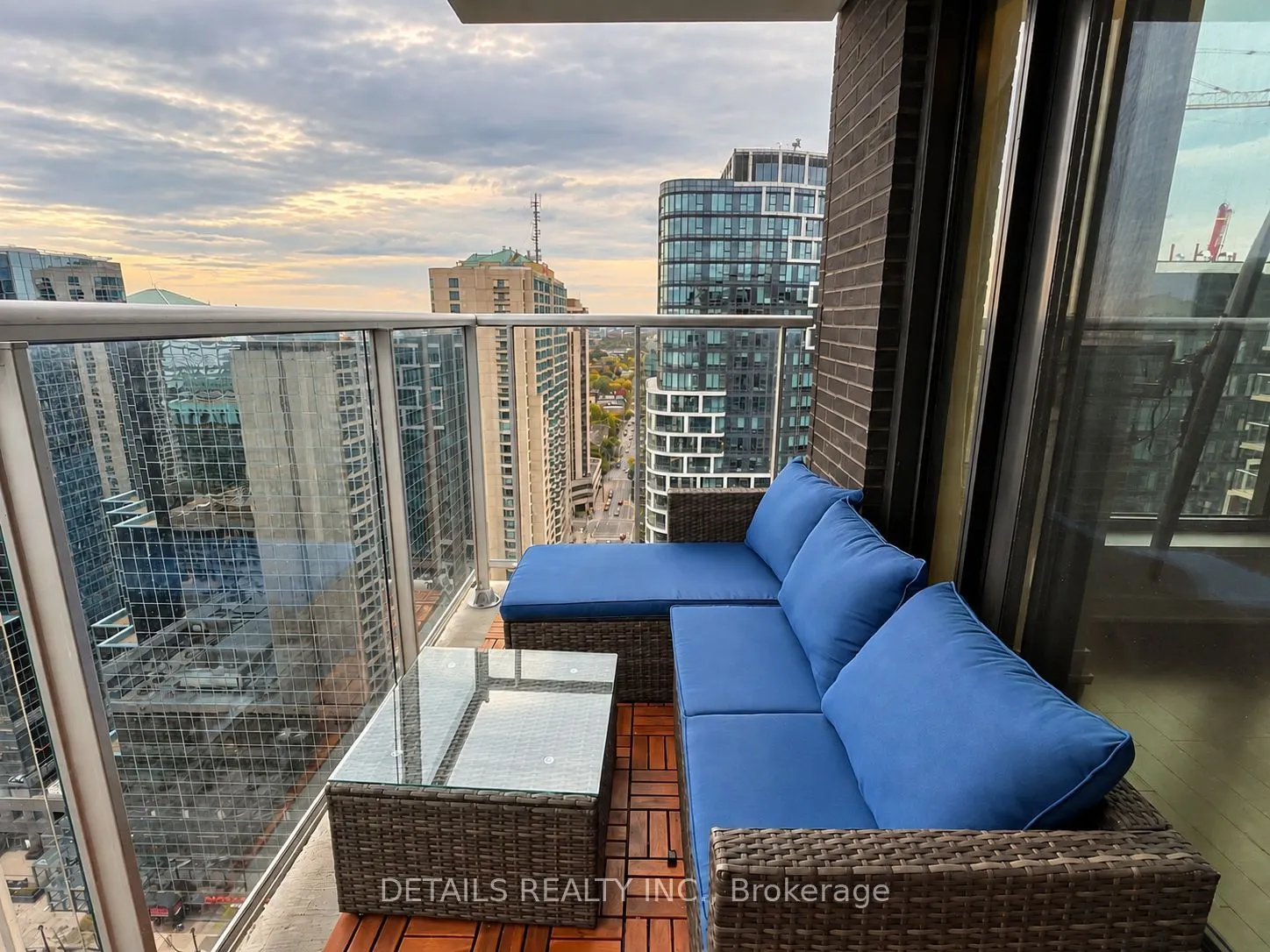 340 Queen Street #2507