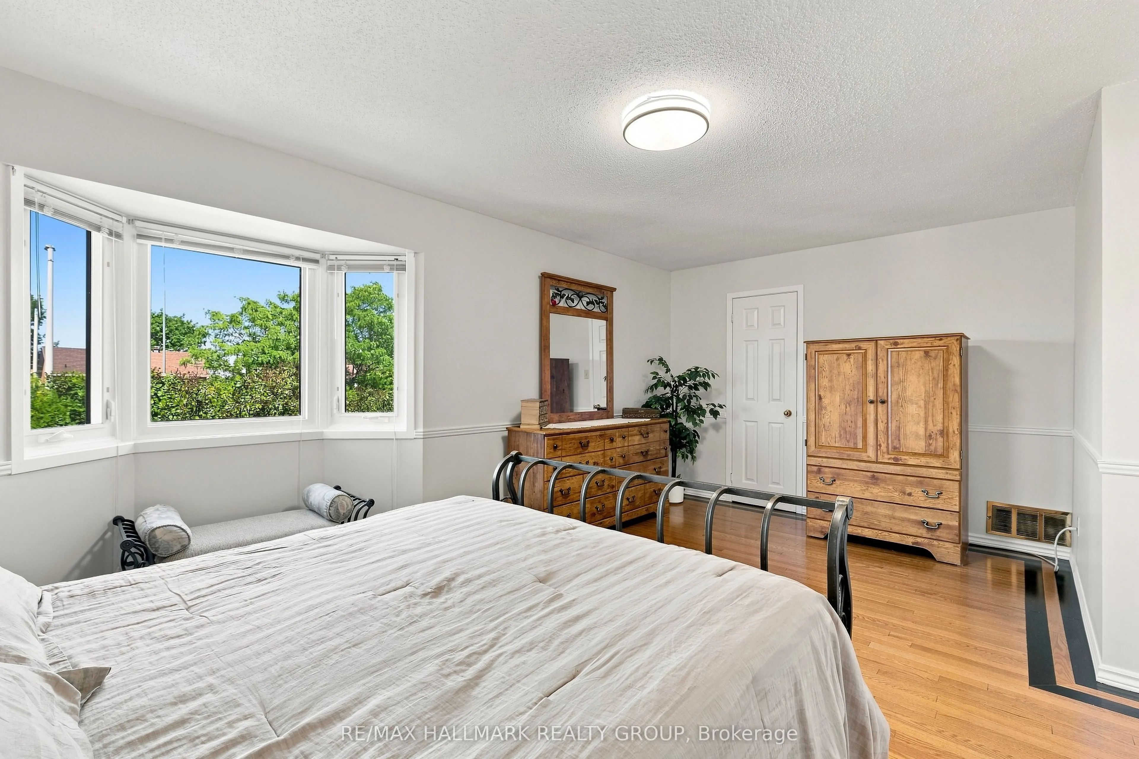 609 Tourelle Drive