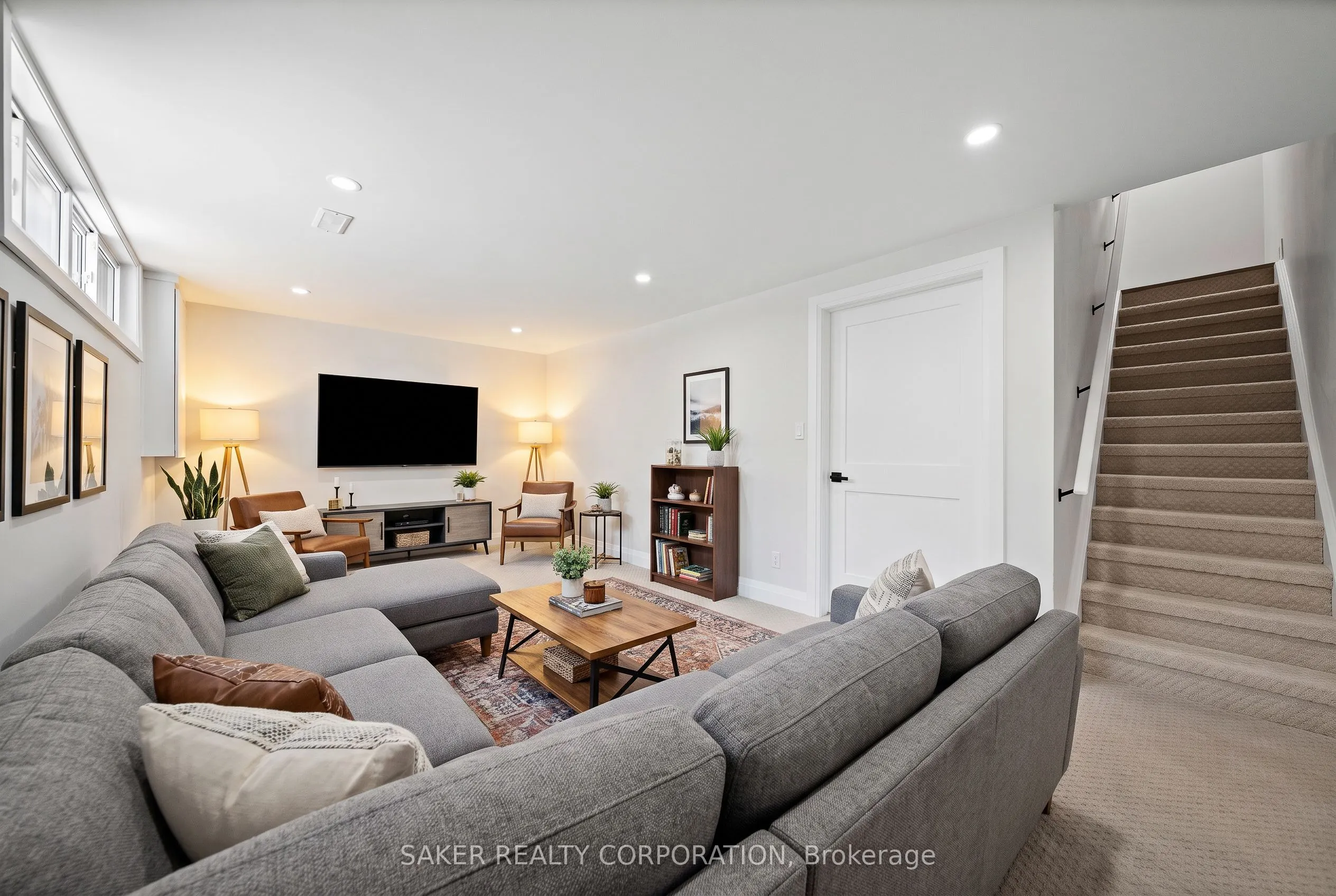 355 Sandringham Crescent #33